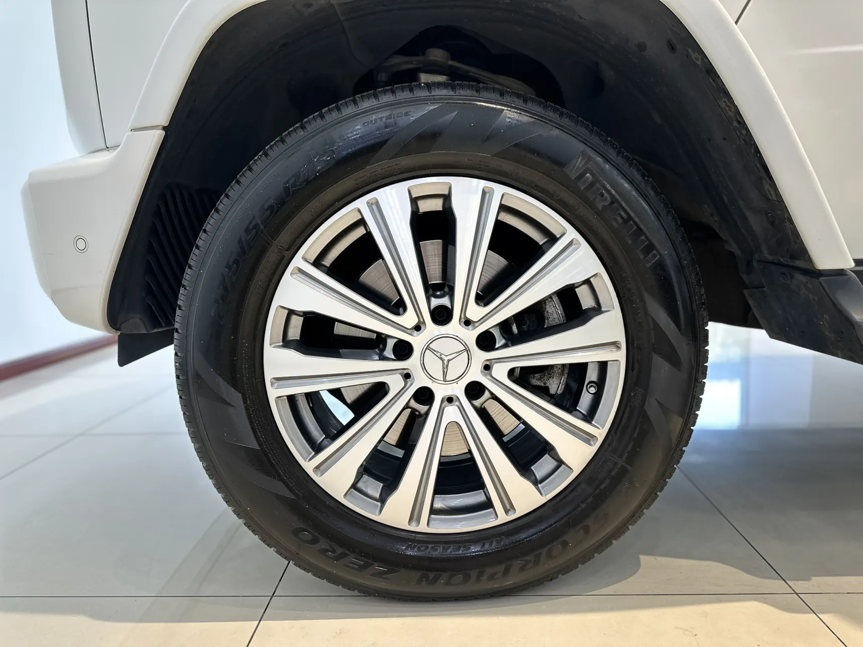 Mercedes-Benz G 350, 2023 10
