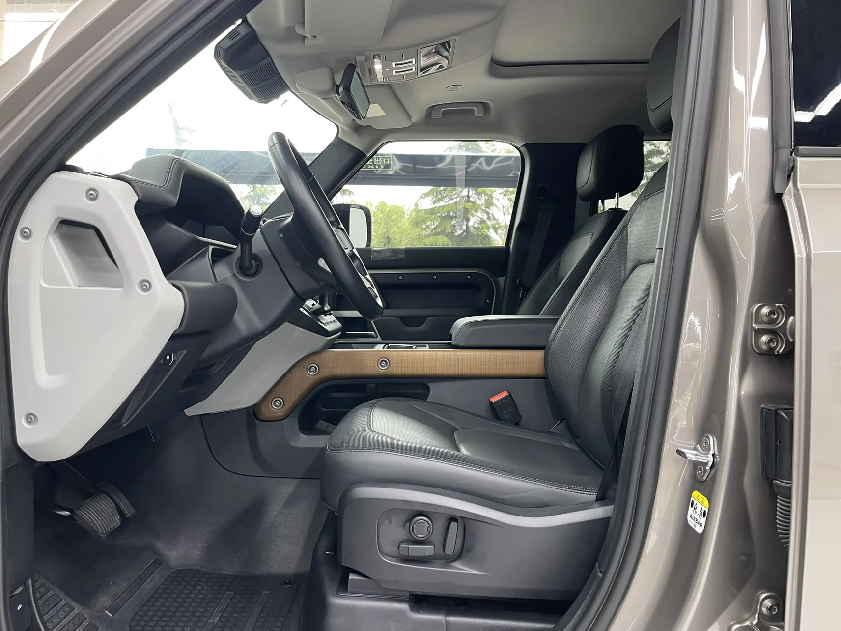 Land Rover Defender, 2022 15