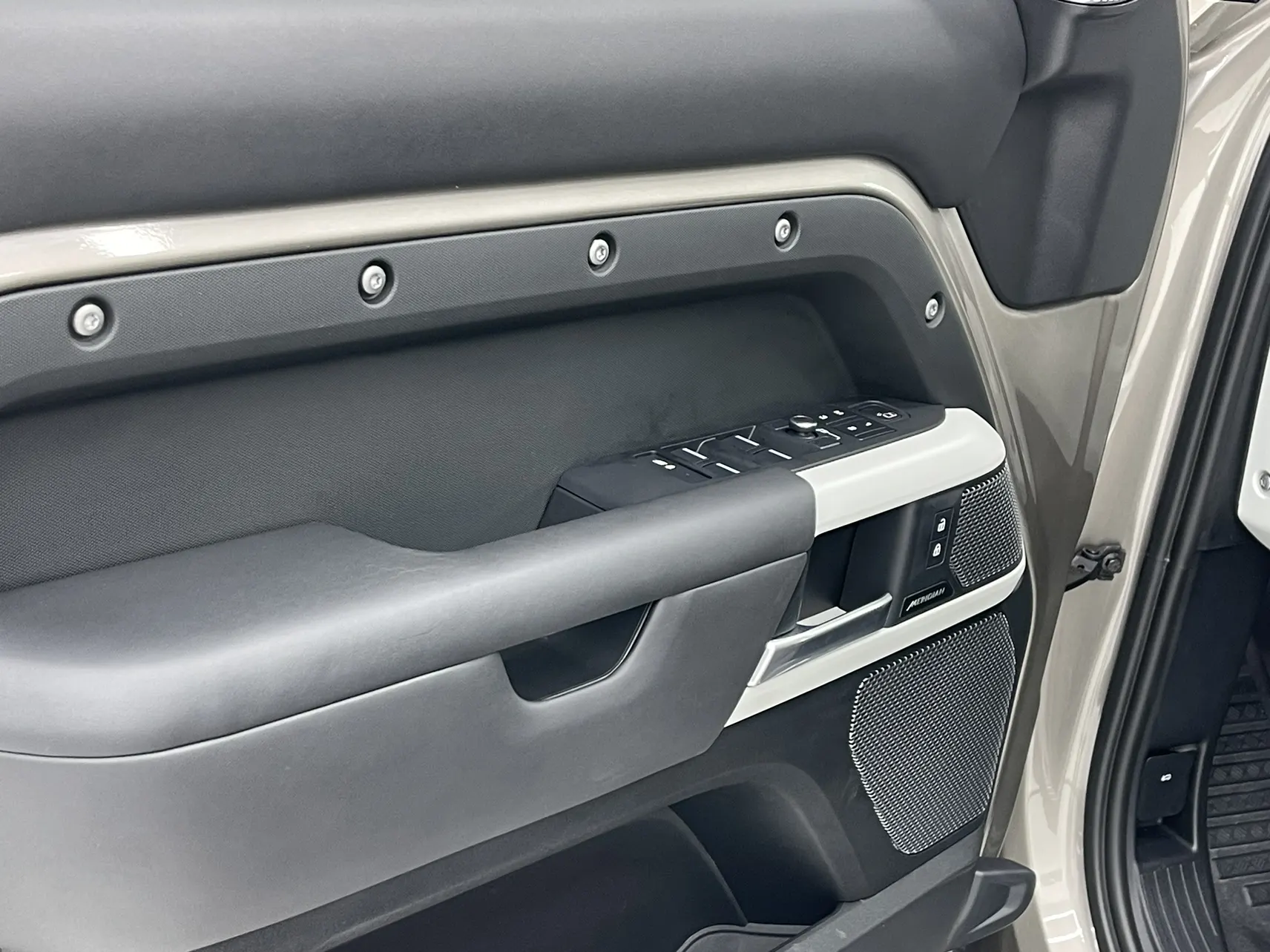 Land Rover Defender, 2022 14