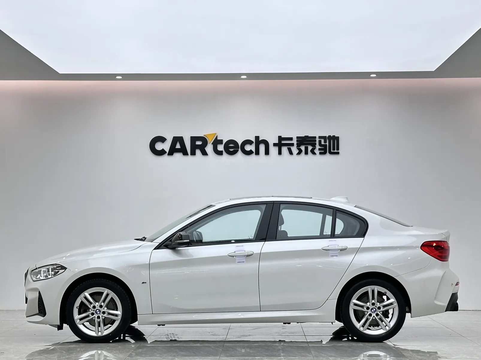 BMW 120i, 2021 2
