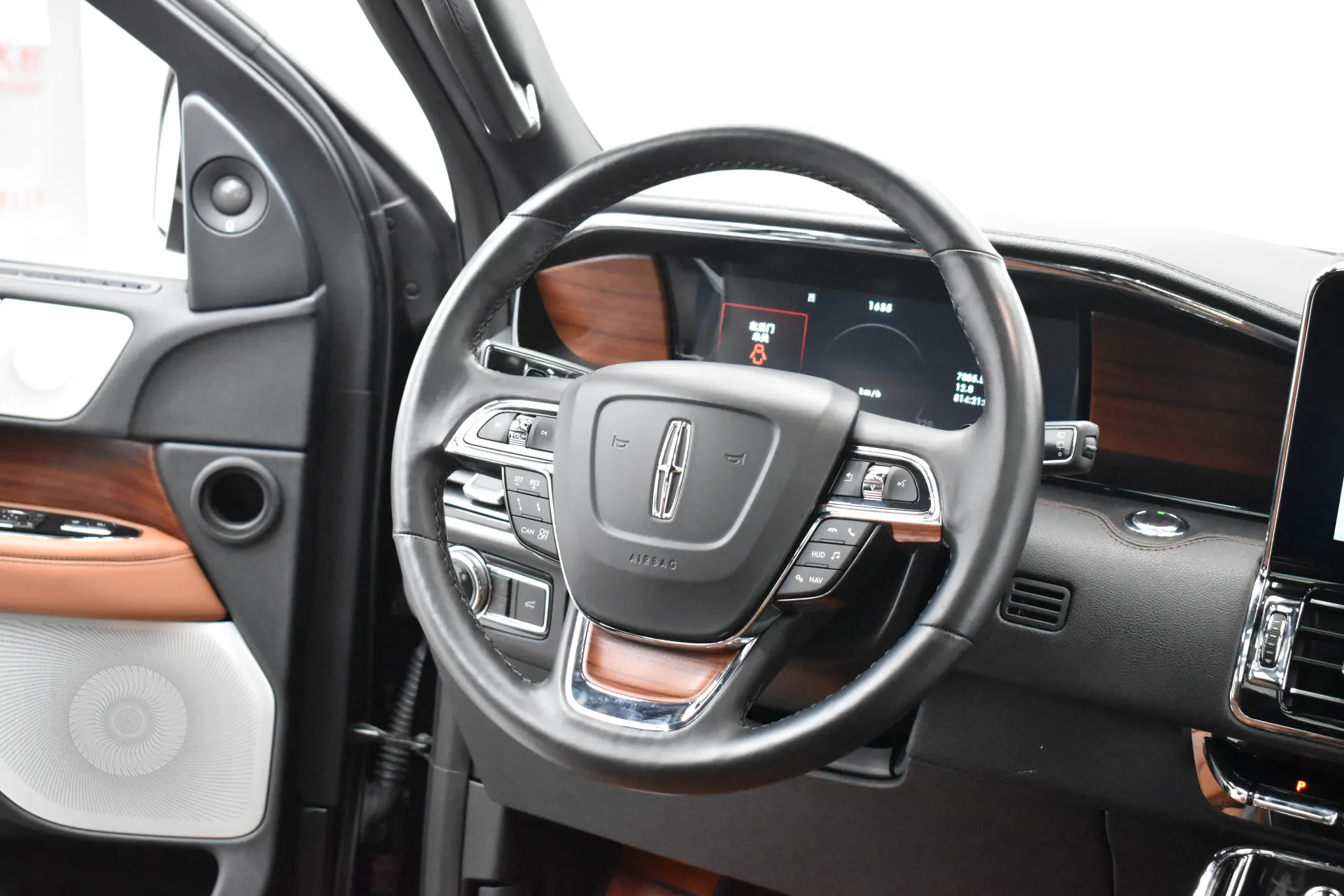 Lincoln Navigator, 2020 12