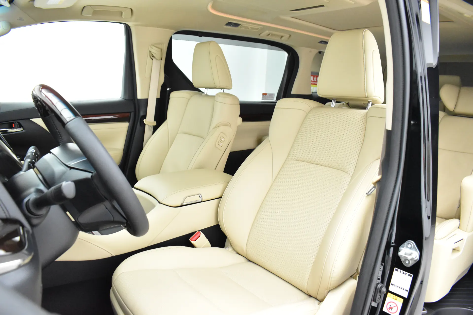 Toyota Alphard, 2016 15