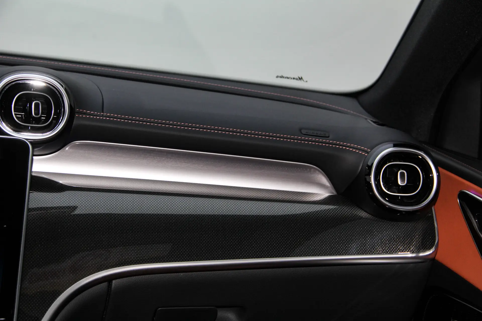 Mercedes-Benz GLC 260 L, 2026 29