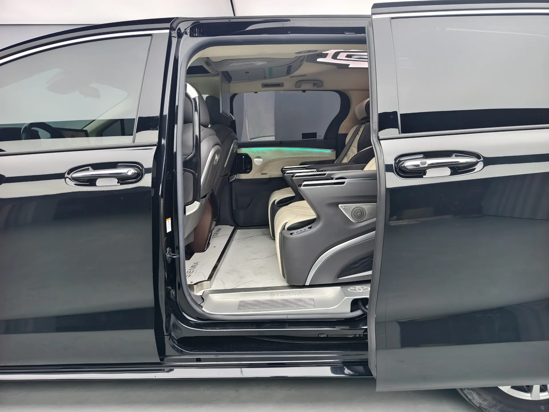 Toyota Sienna, 2023 23
