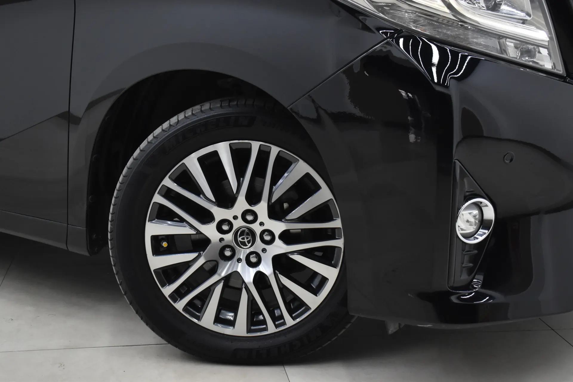 Toyota Alphard, 2016 9