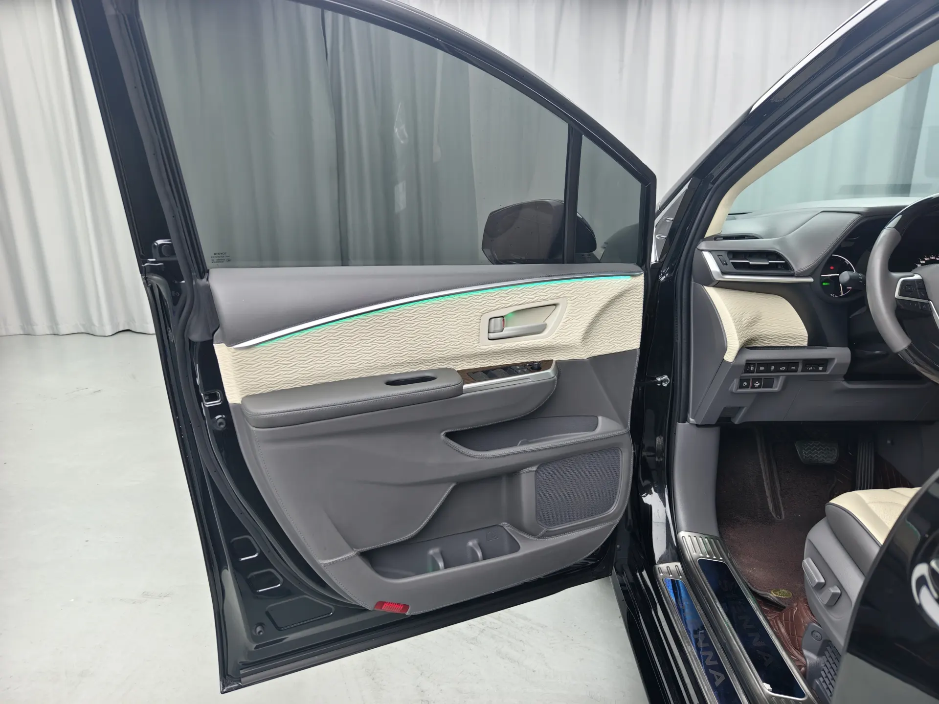 Toyota Sienna, 2023 10