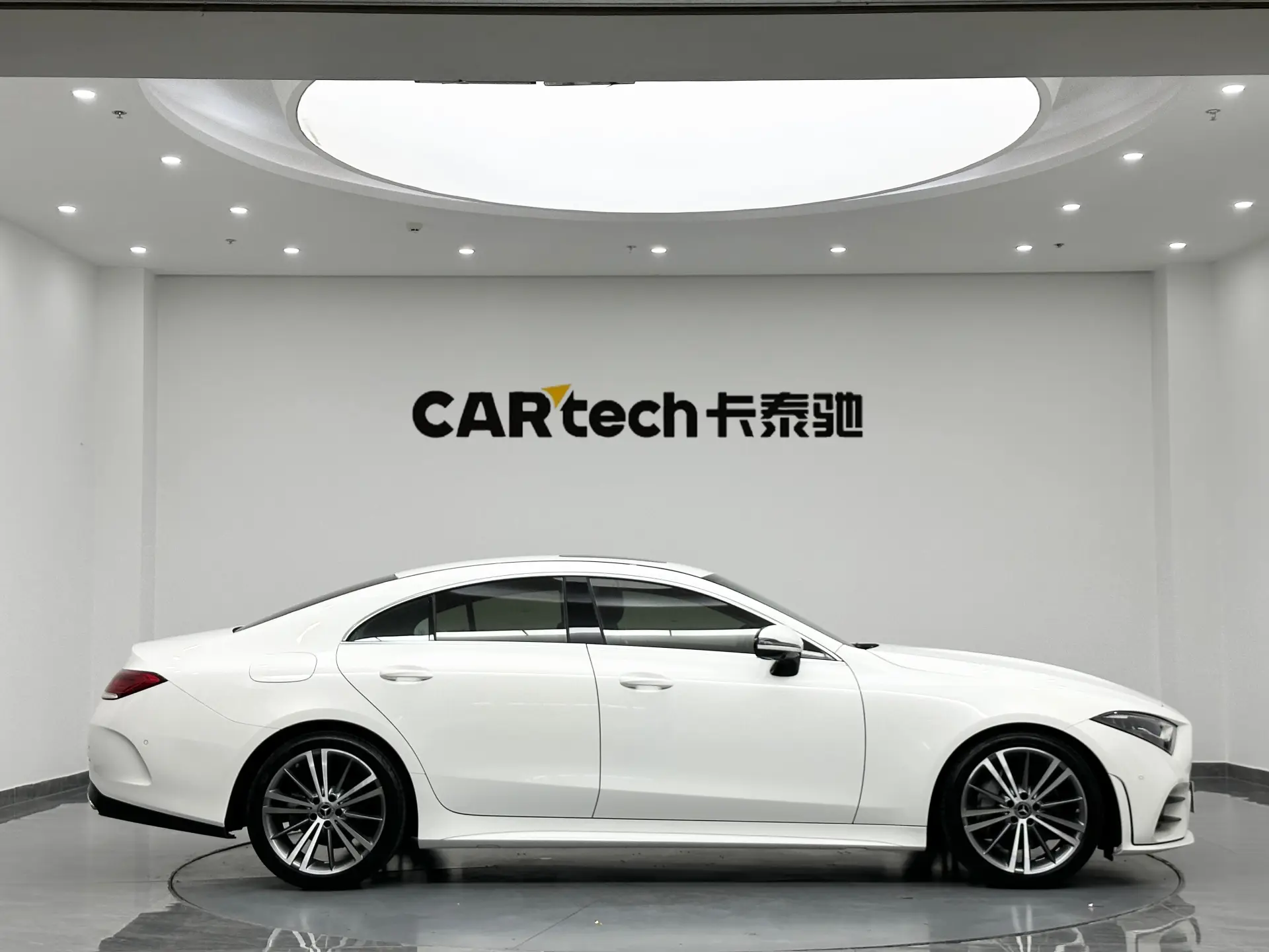Mercedes-Benz CLS 300, 2020 4