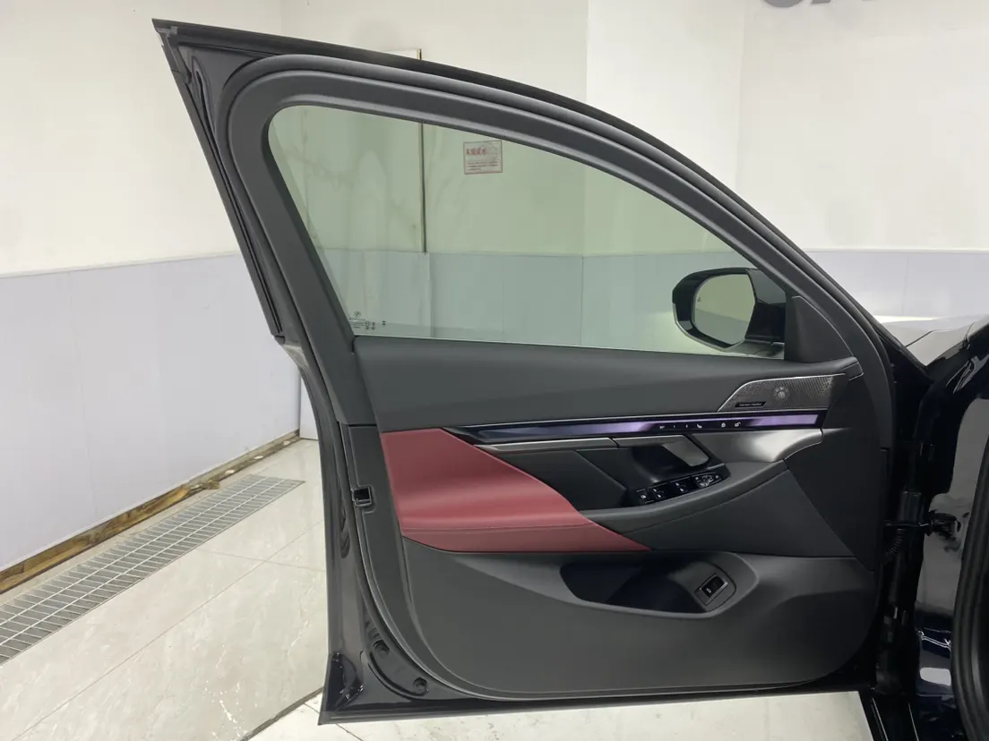 BMW 530Li, 2026 27