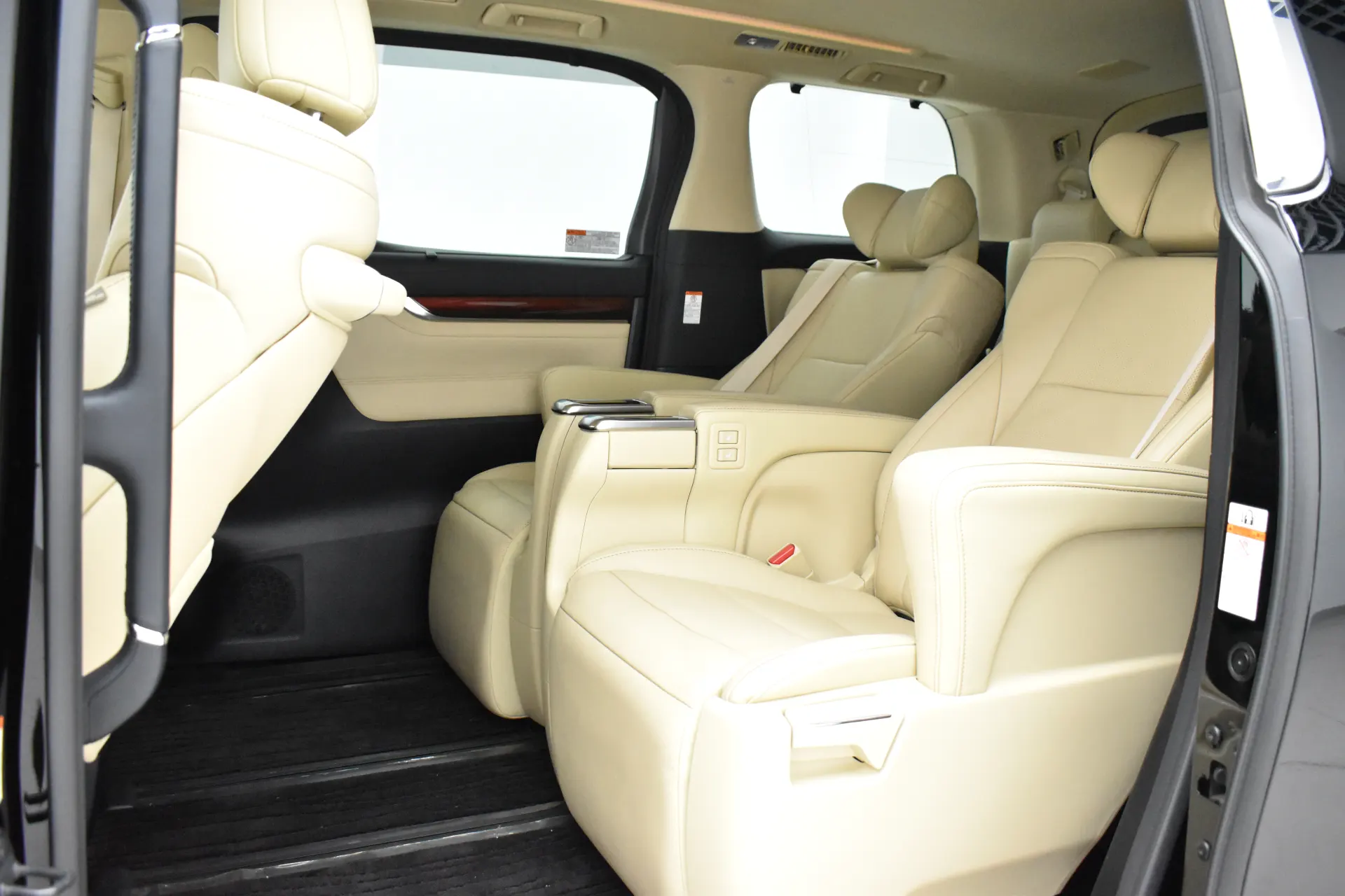 Toyota Alphard, 2016 16