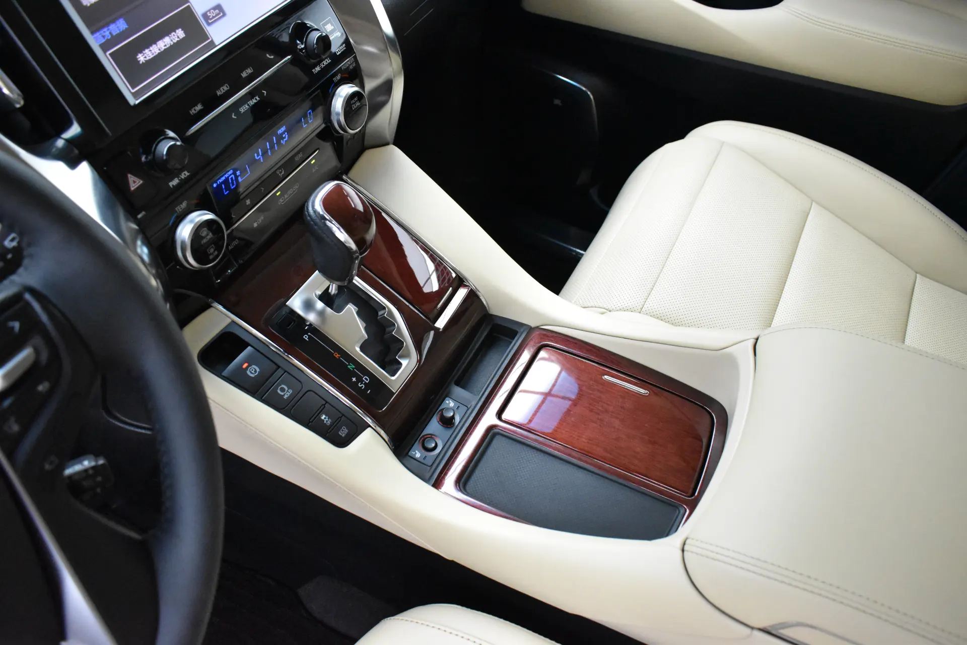 Toyota Alphard, 2016 17