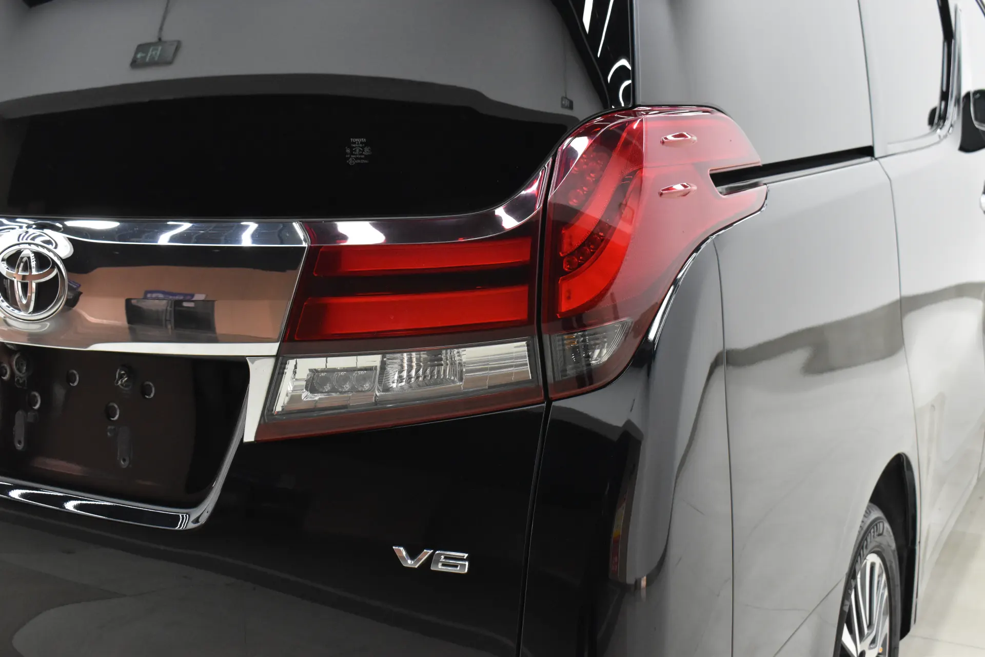Toyota Alphard, 2016 8