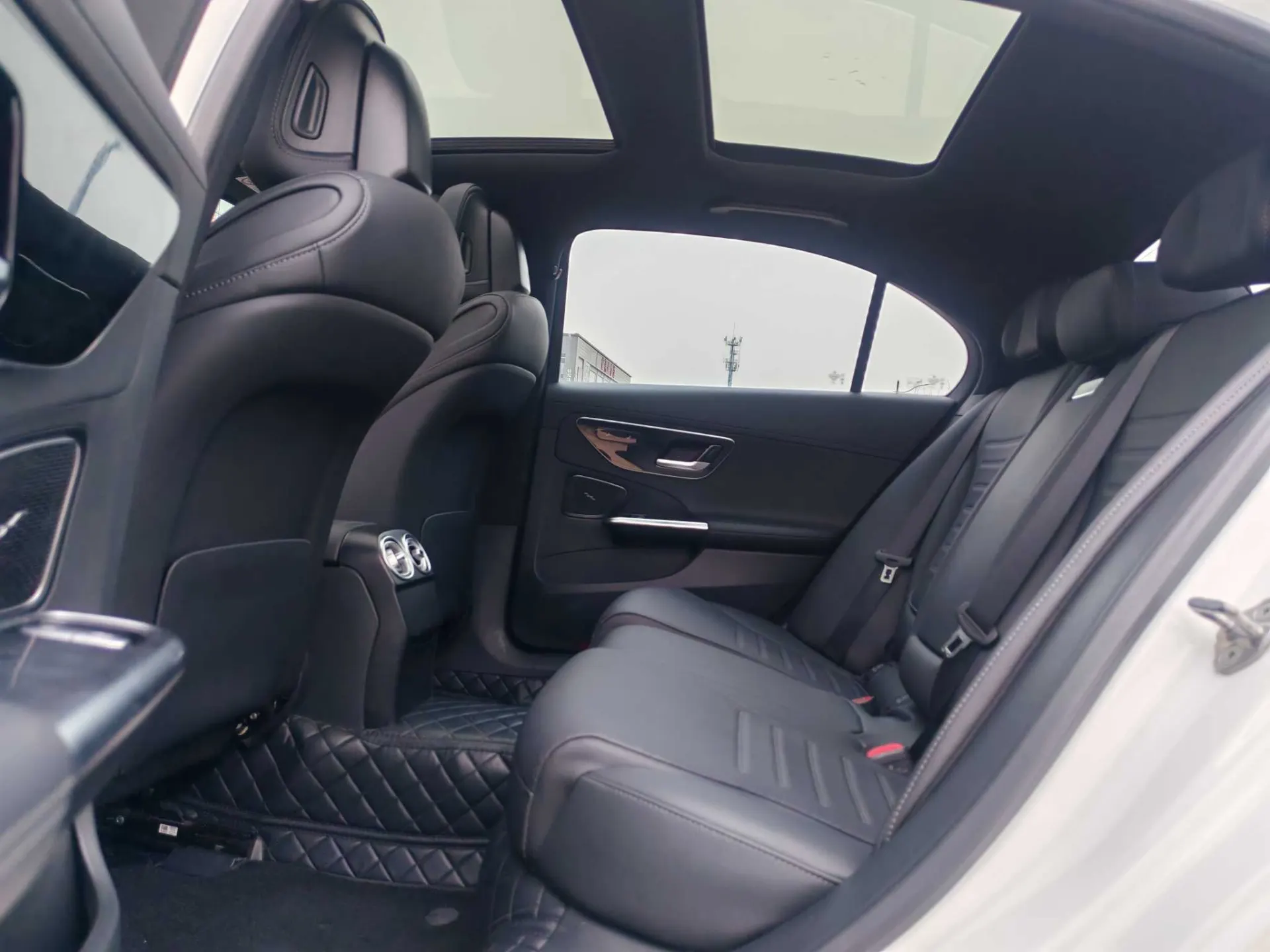 Mercedes-Benz C 260 L, 2024 15