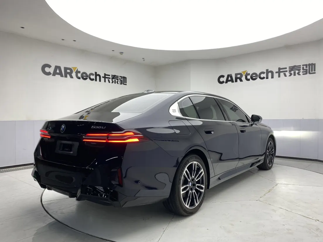 BMW 530Li, 2026 все фото