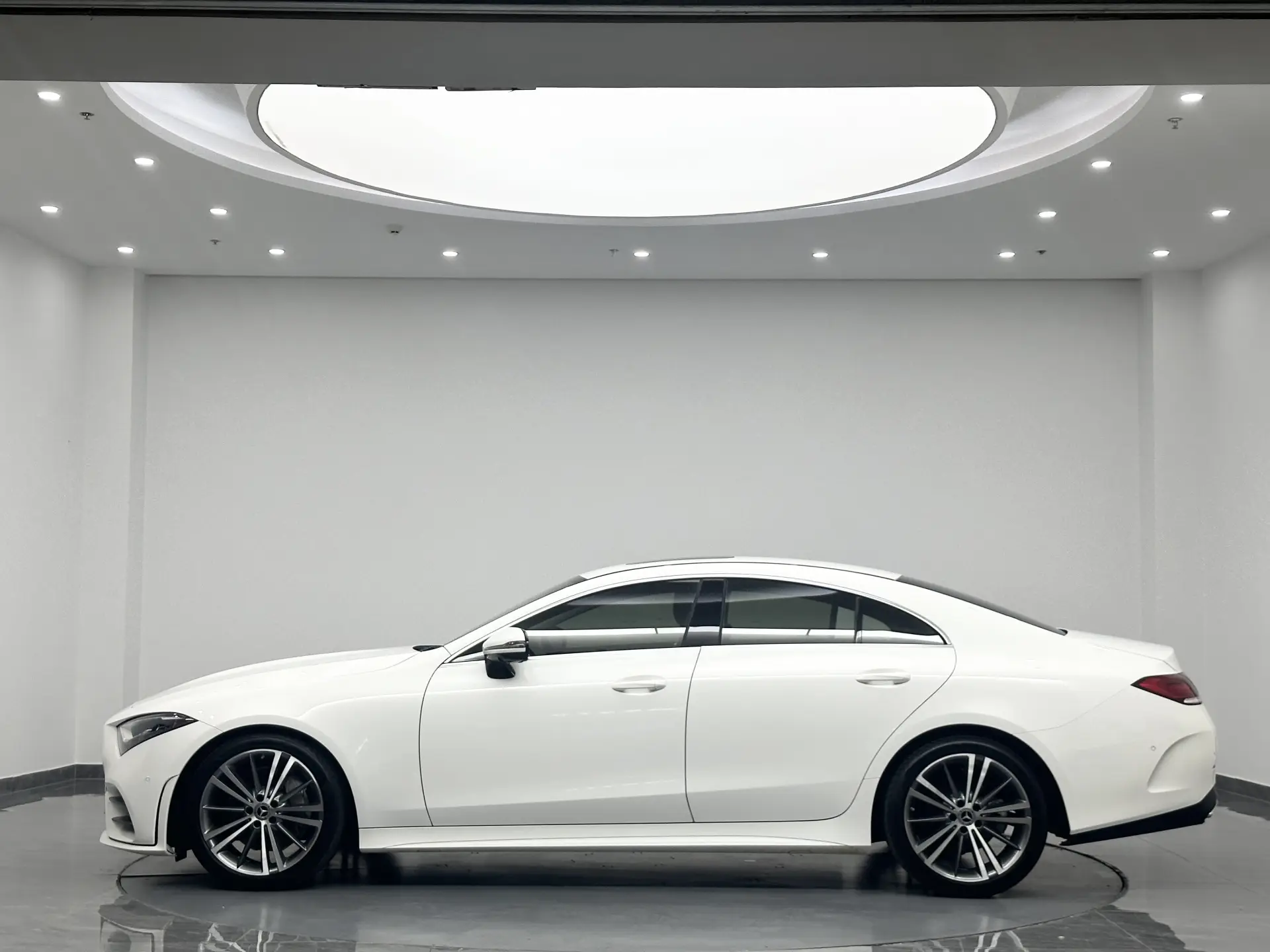 Mercedes-Benz CLS 300, 2020 13