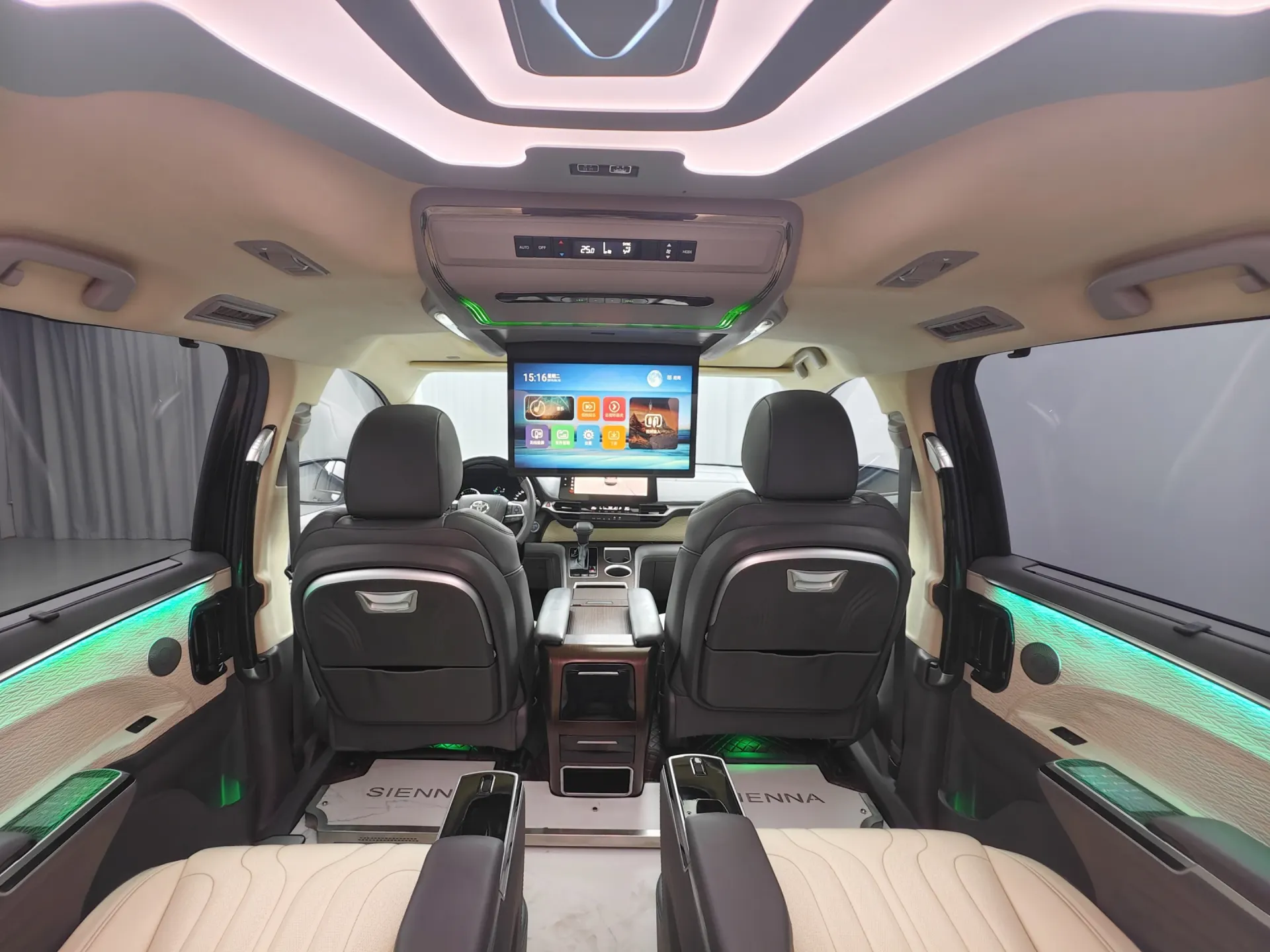 Toyota Sienna, 2023 25