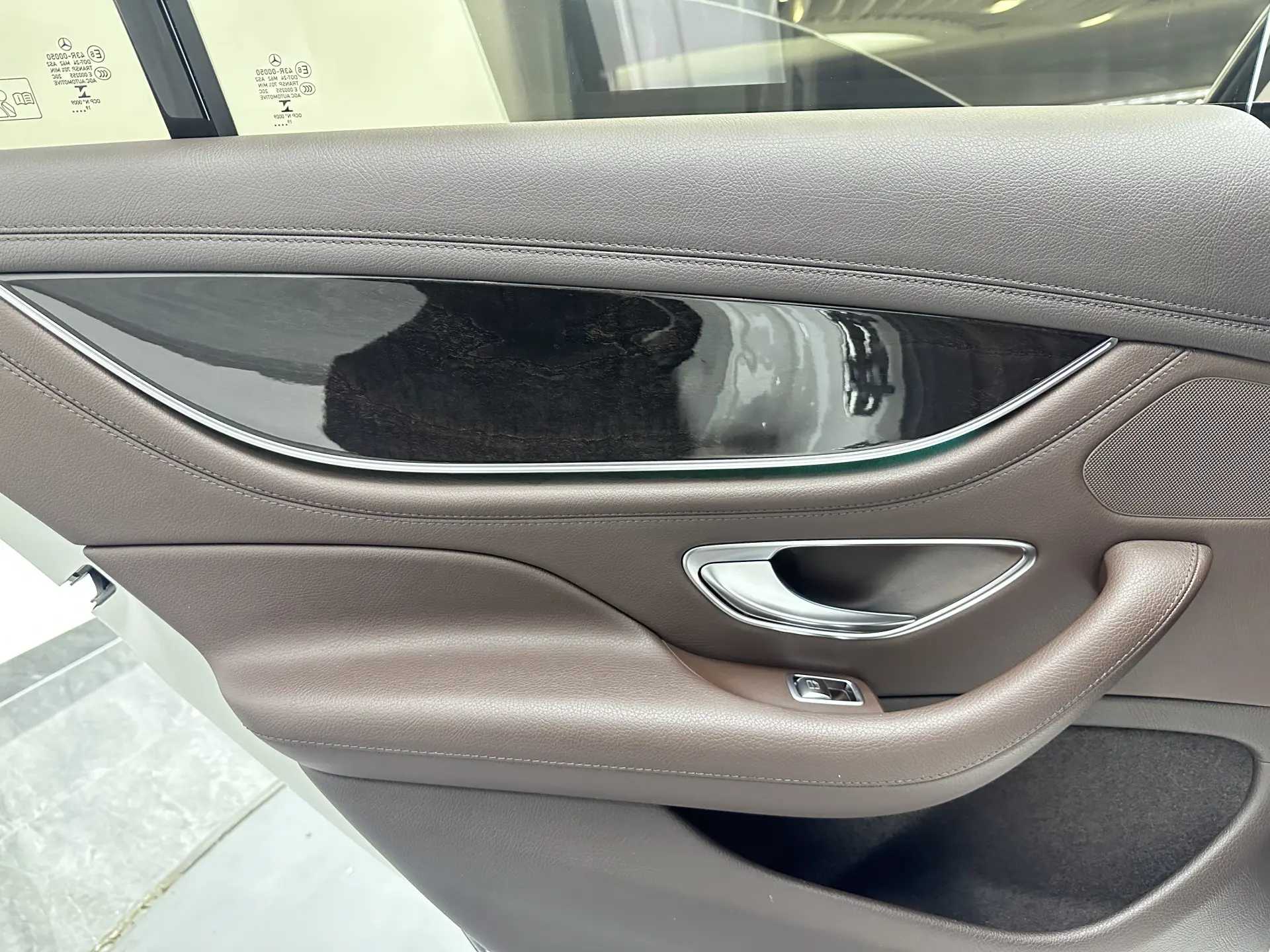 Mercedes-Benz CLS 300, 2020 35