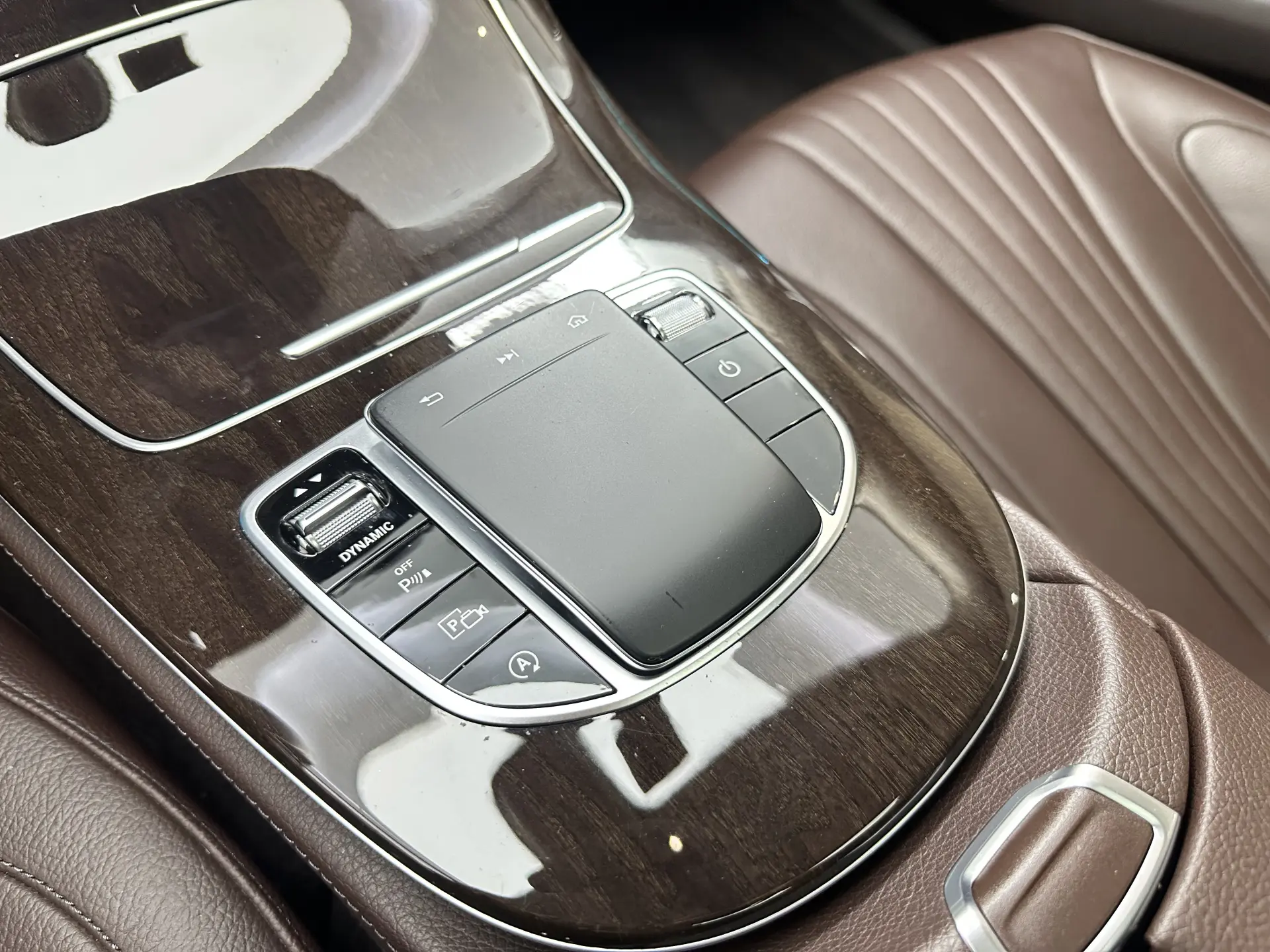 Mercedes-Benz CLS 300, 2020 26