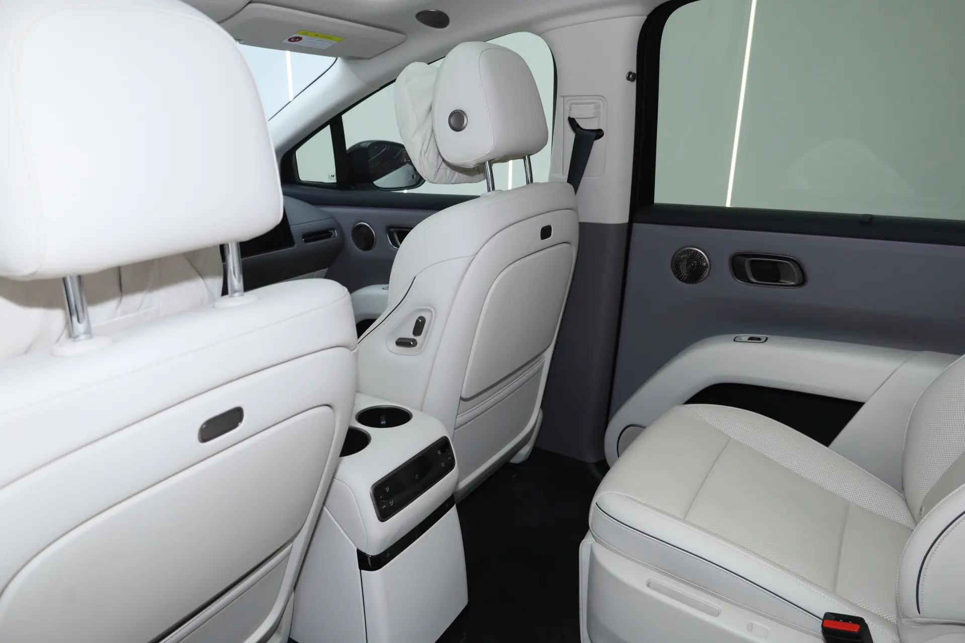 Li Auto i8, 2026 25