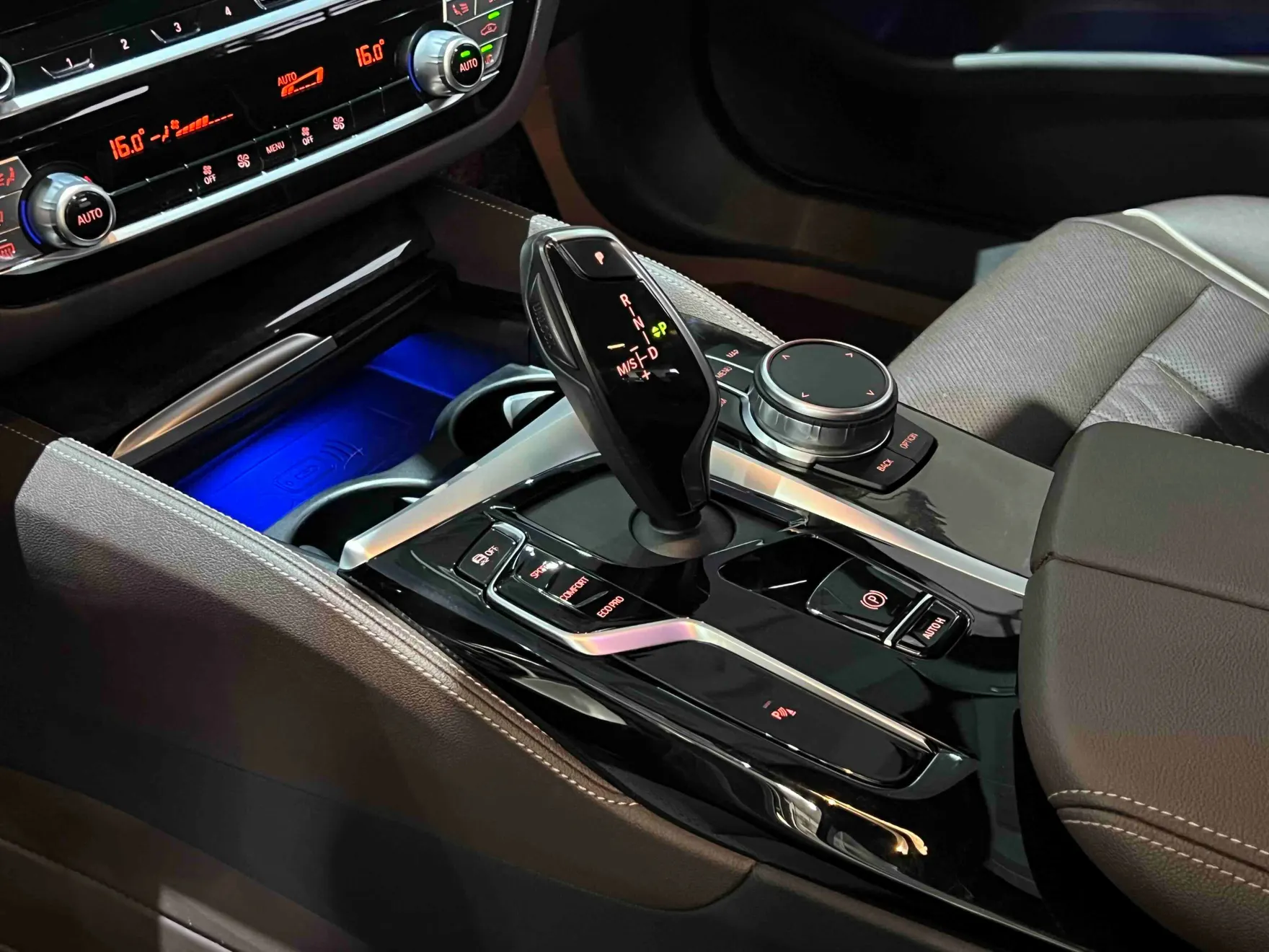 BMW 525Li, 2022 23