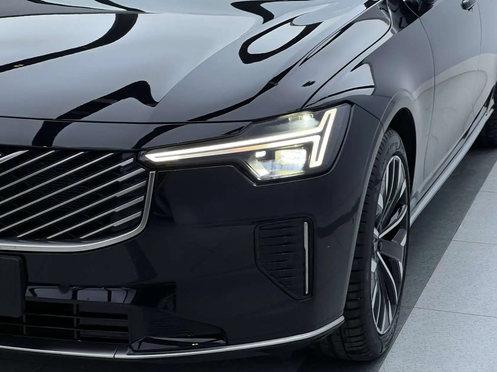 Volvo S90, 2026 все фото