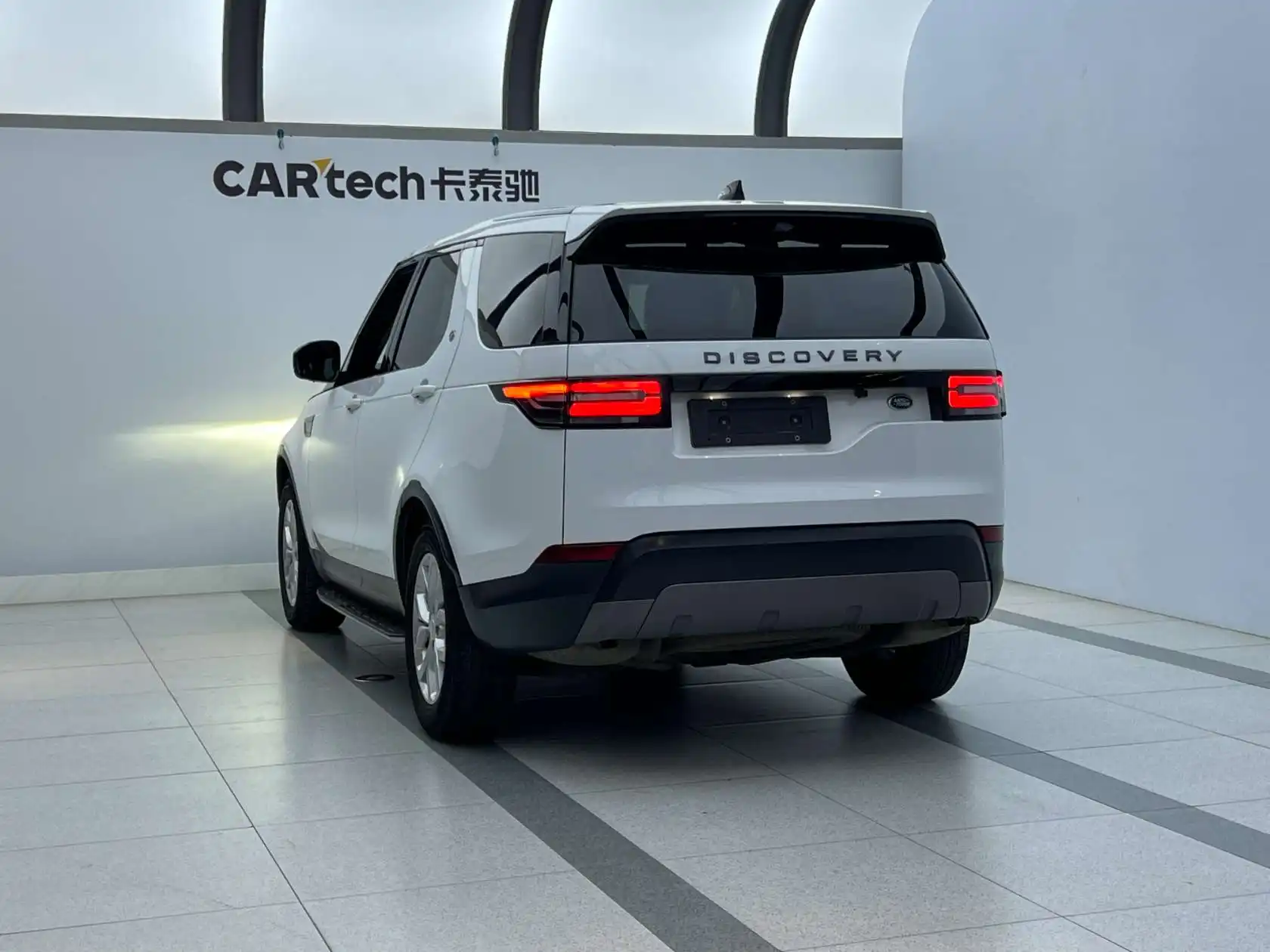 Land Rover Discovery, 2018 4