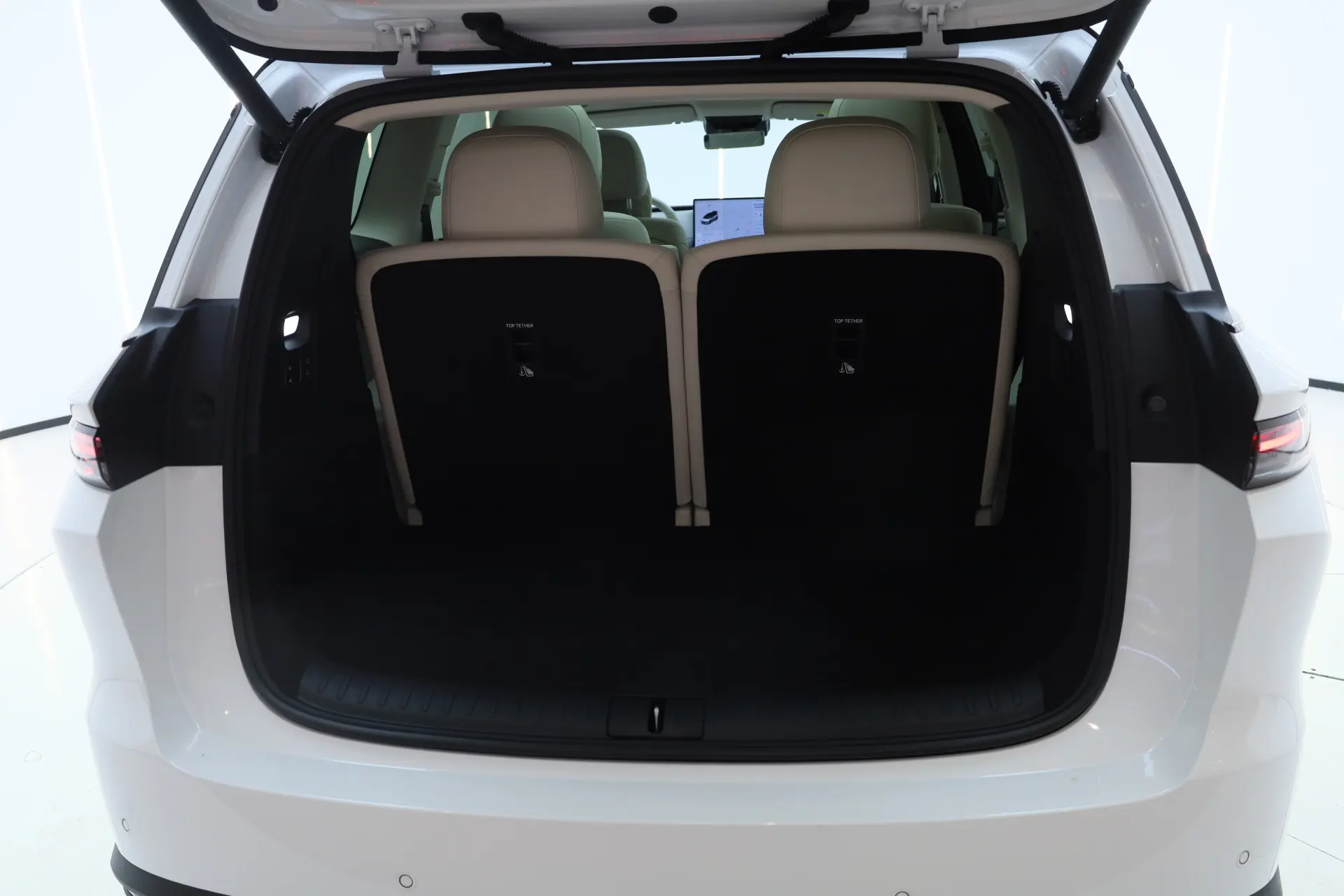 Li Auto i8, 2026 13