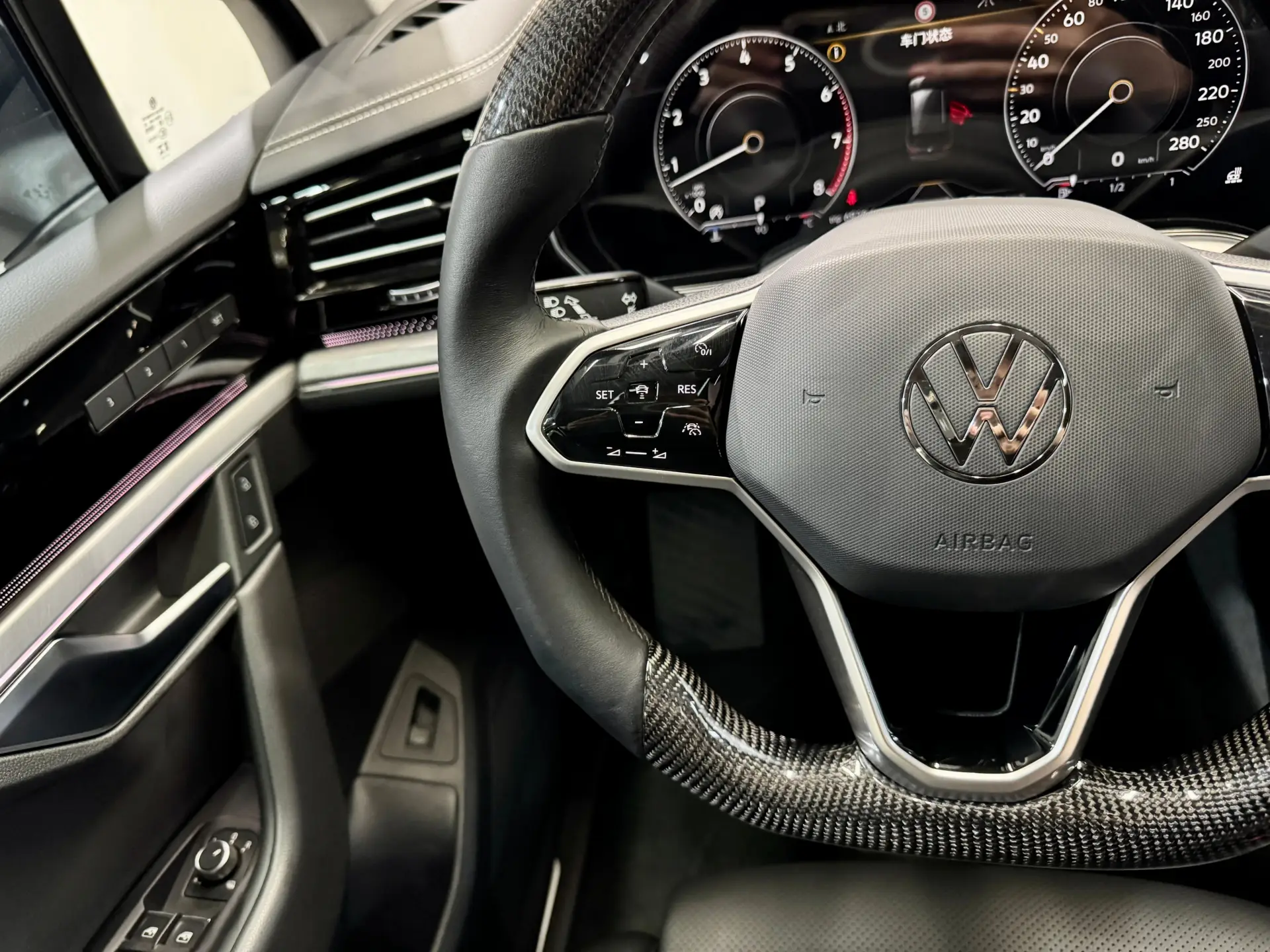 Volkswagen Touareg, 2023 12