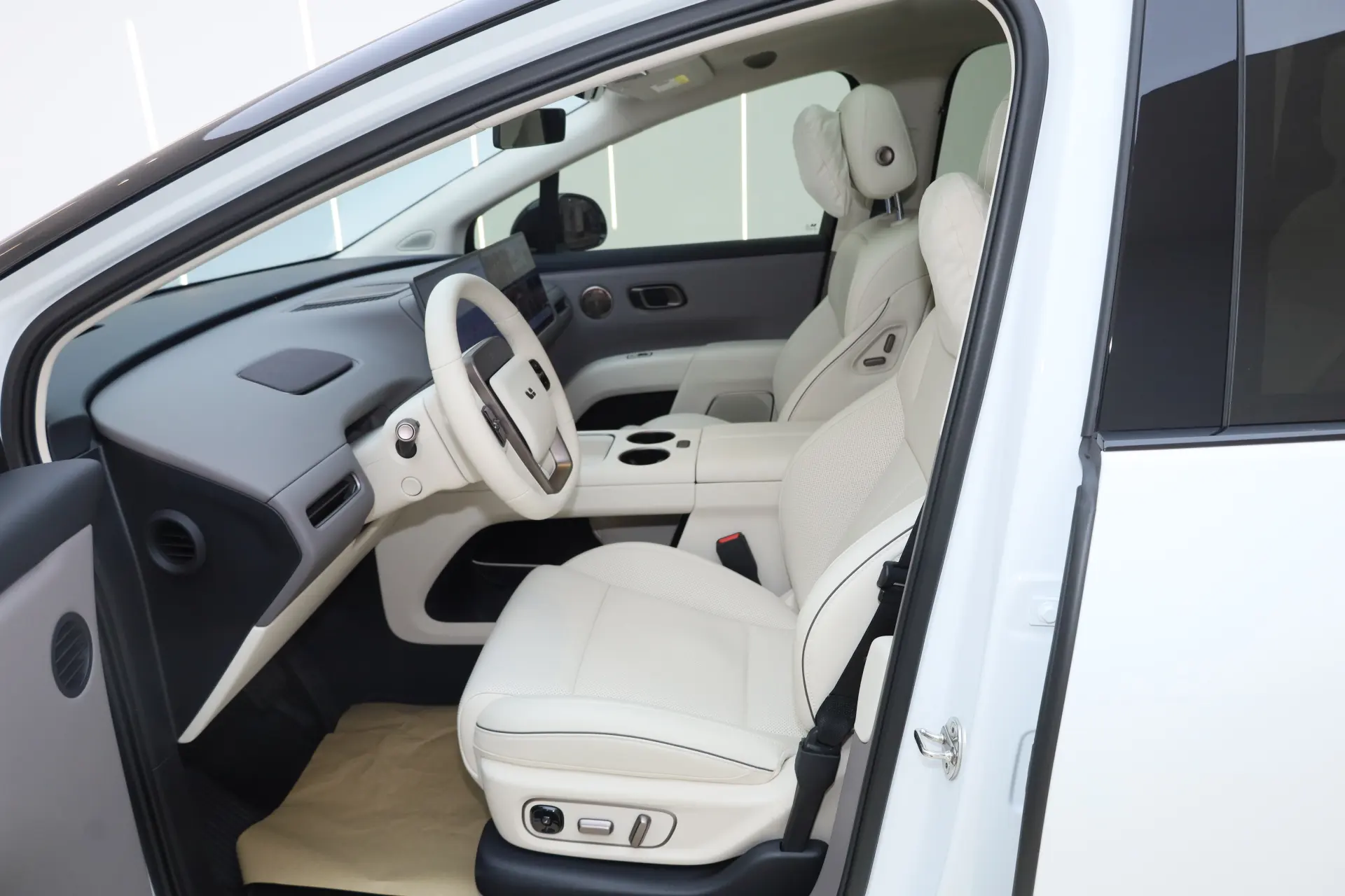 Li Auto i8, 2026 19