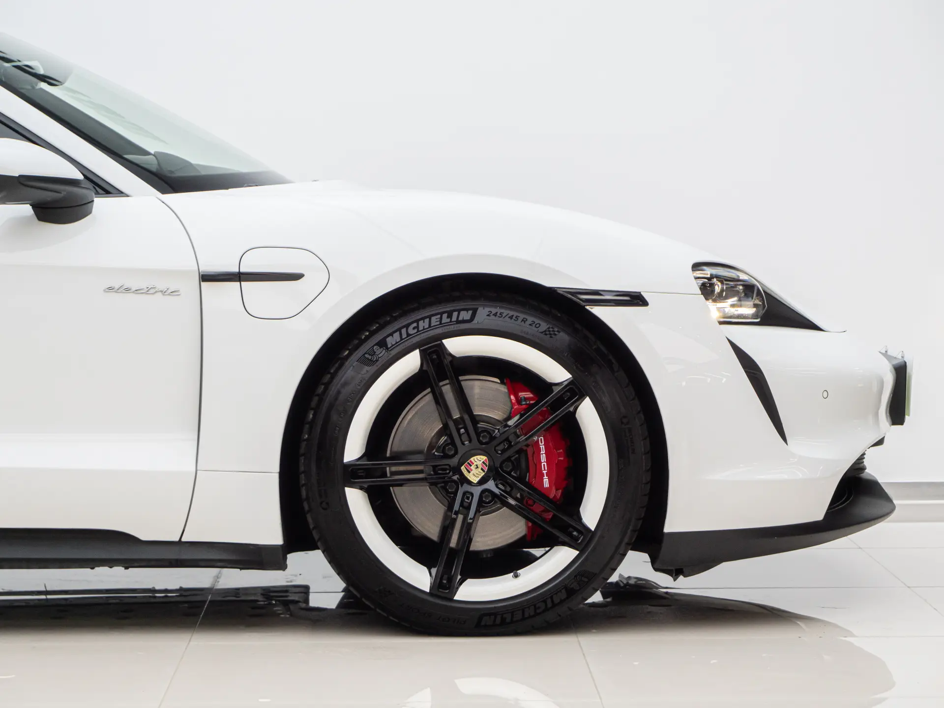 Porsche Taycan, 2023 11