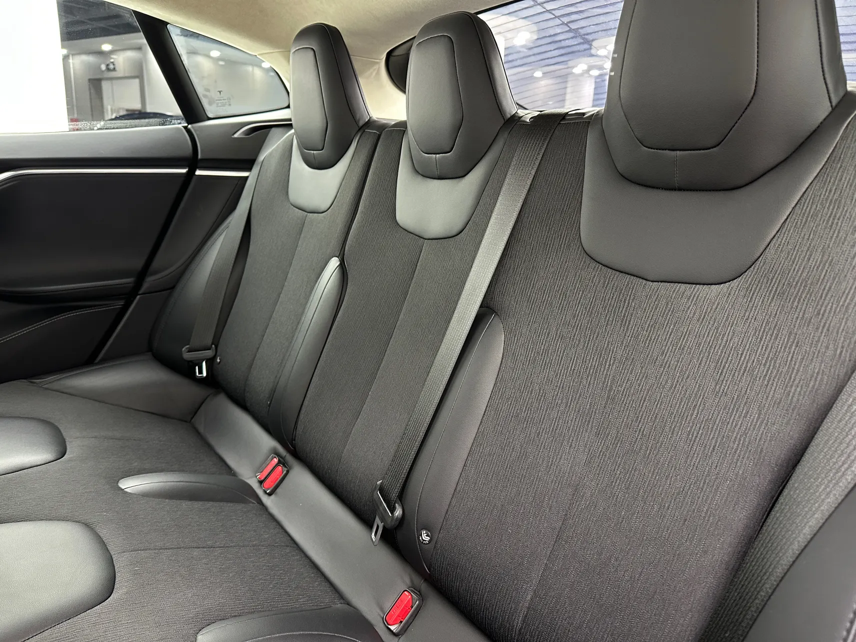 Tesla Model S, 2017 31