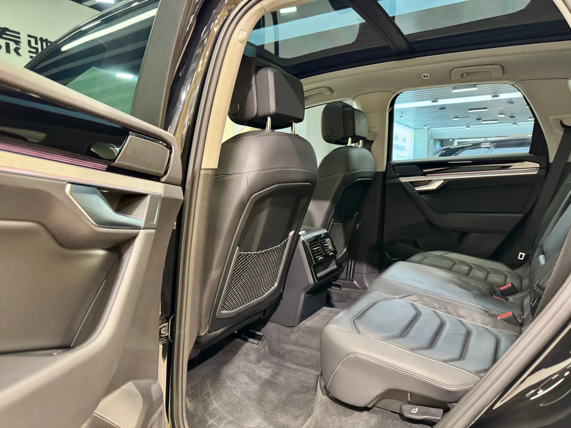 Volkswagen Touareg, 2023 18