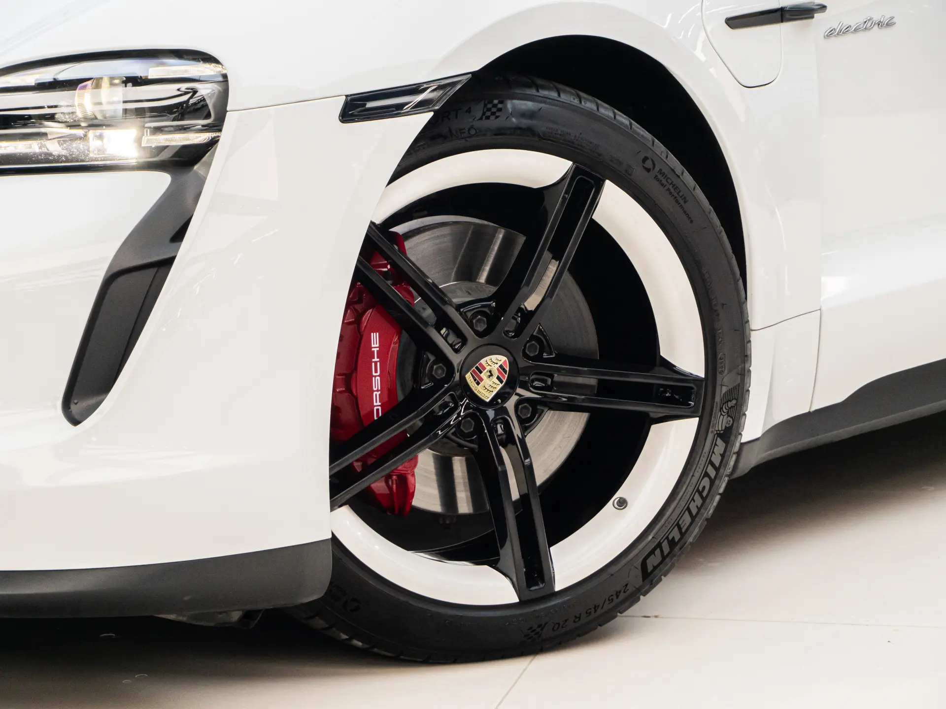 Porsche Taycan, 2023 7