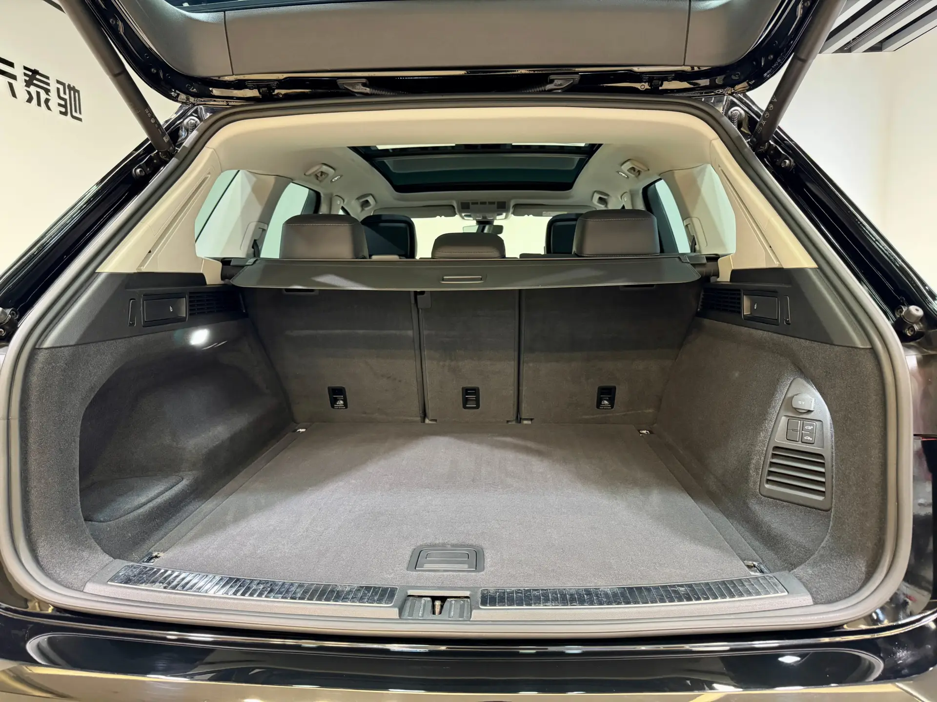 Volkswagen Touareg, 2023 22
