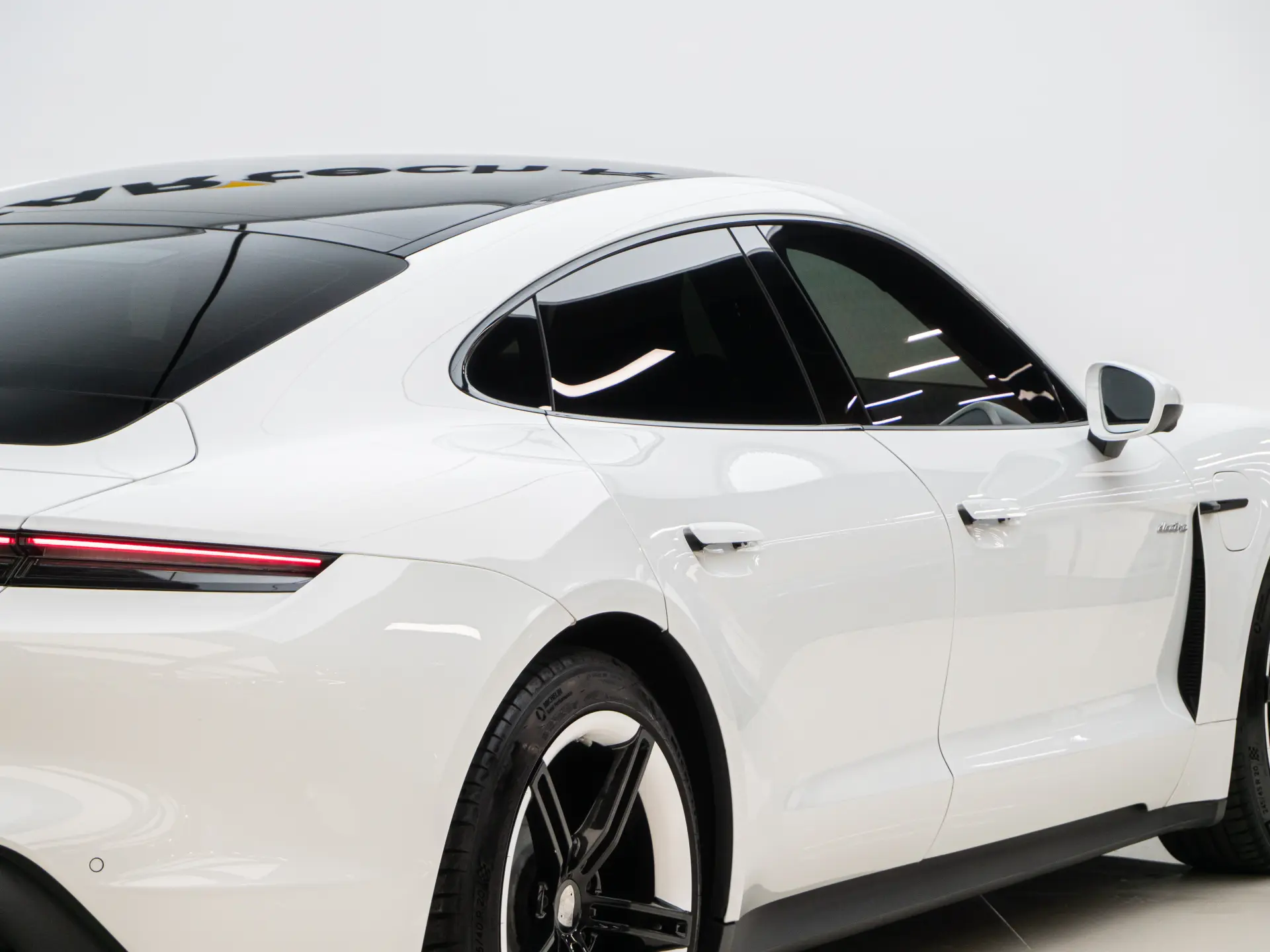 Porsche Taycan, 2023 13