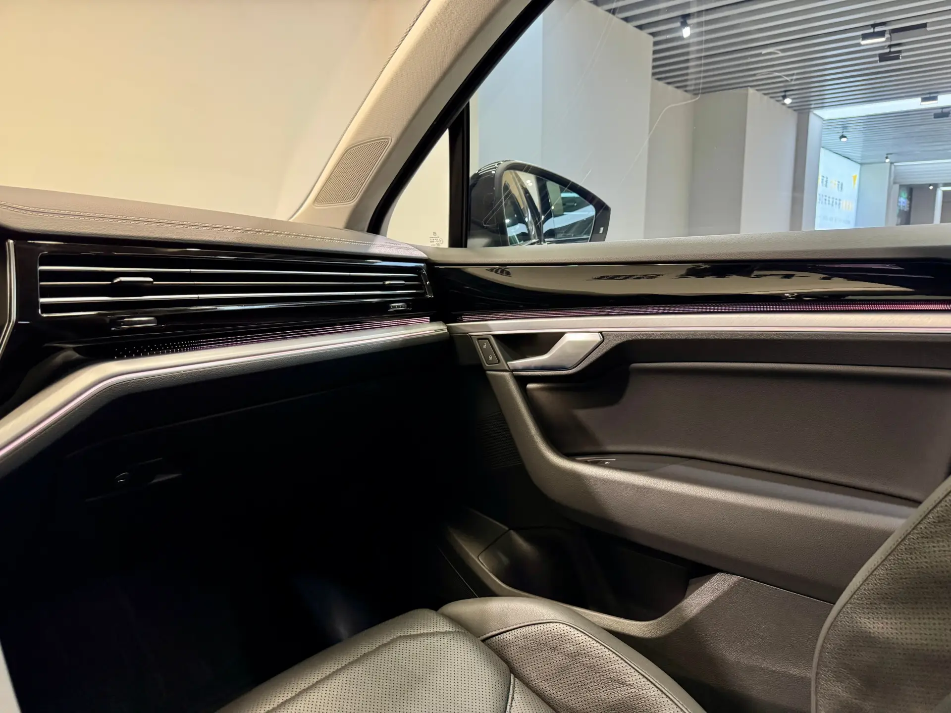 Volkswagen Touareg, 2023 16