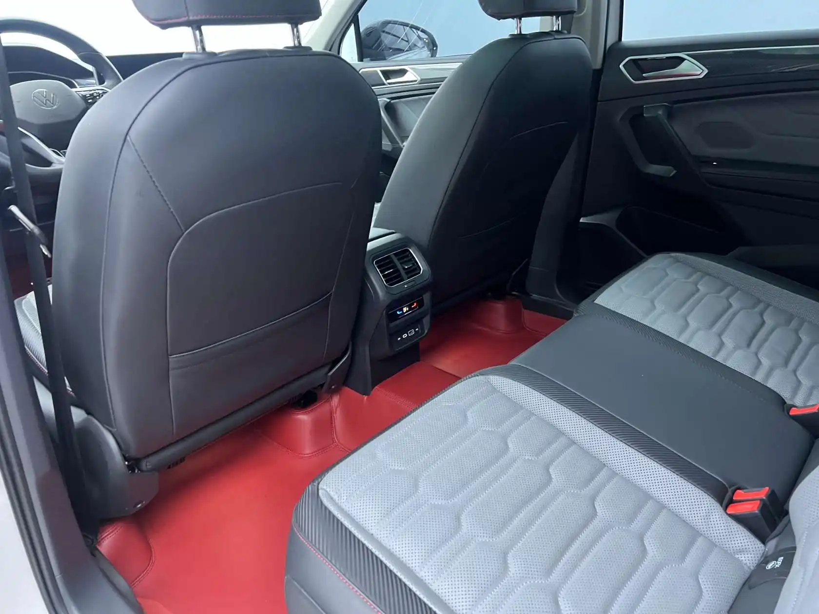 Volkswagen Tiguan, 2023 13