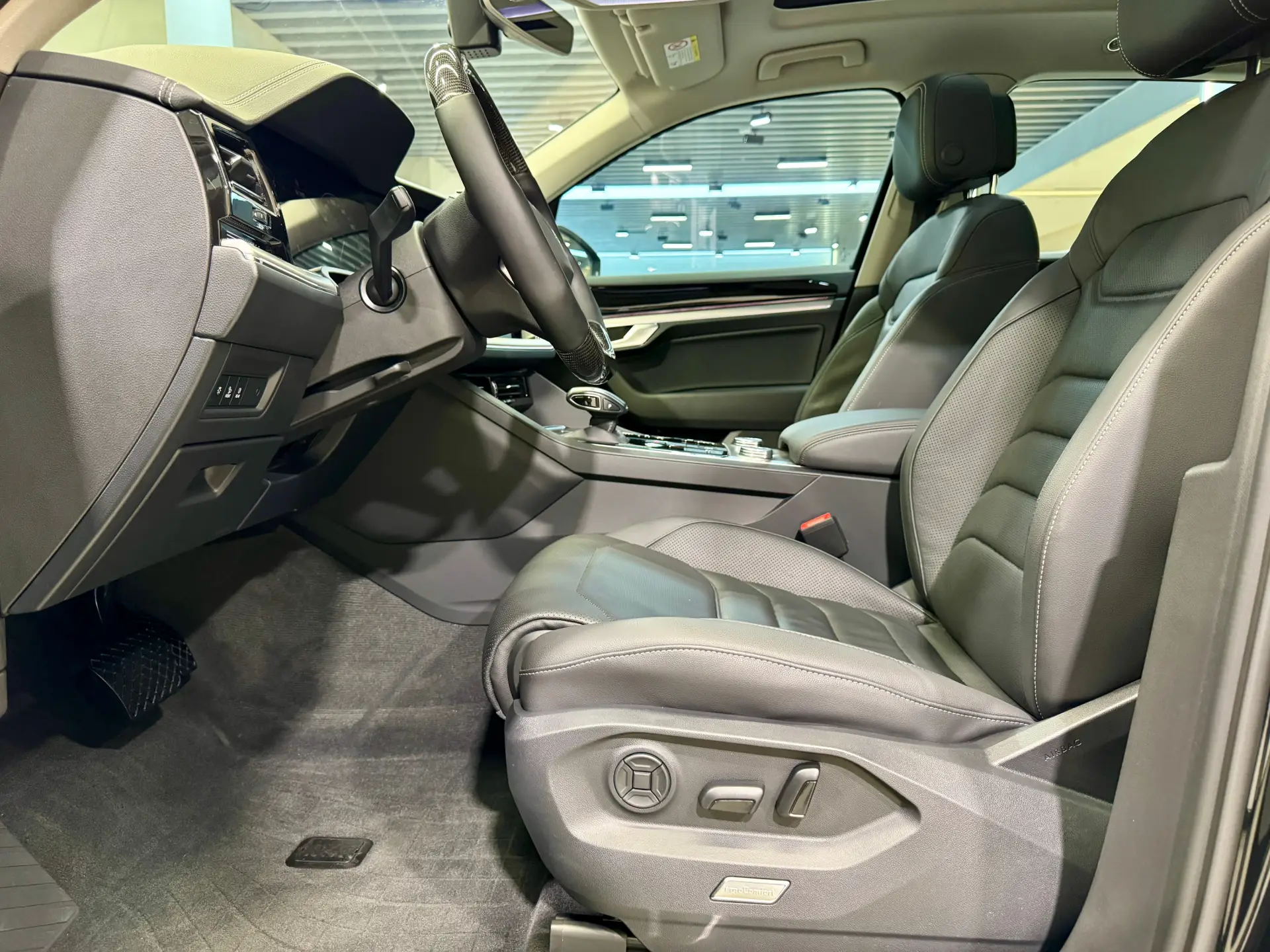 Volkswagen Touareg, 2023 6