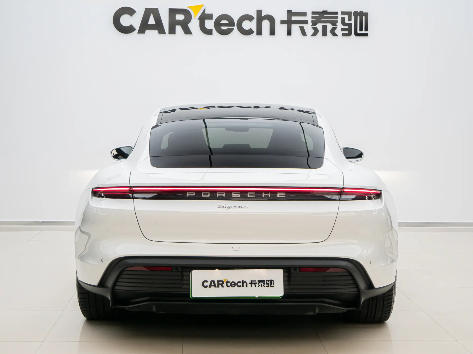 Porsche Taycan, 2023 все фото