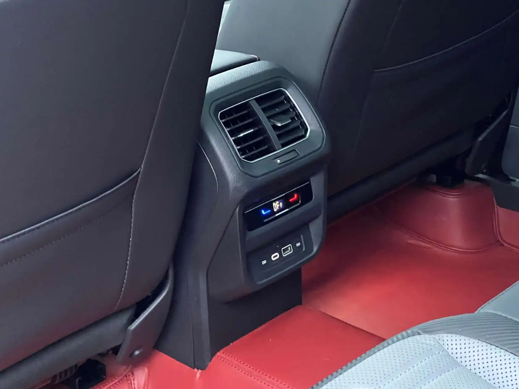 Volkswagen Tiguan, 2023 14
