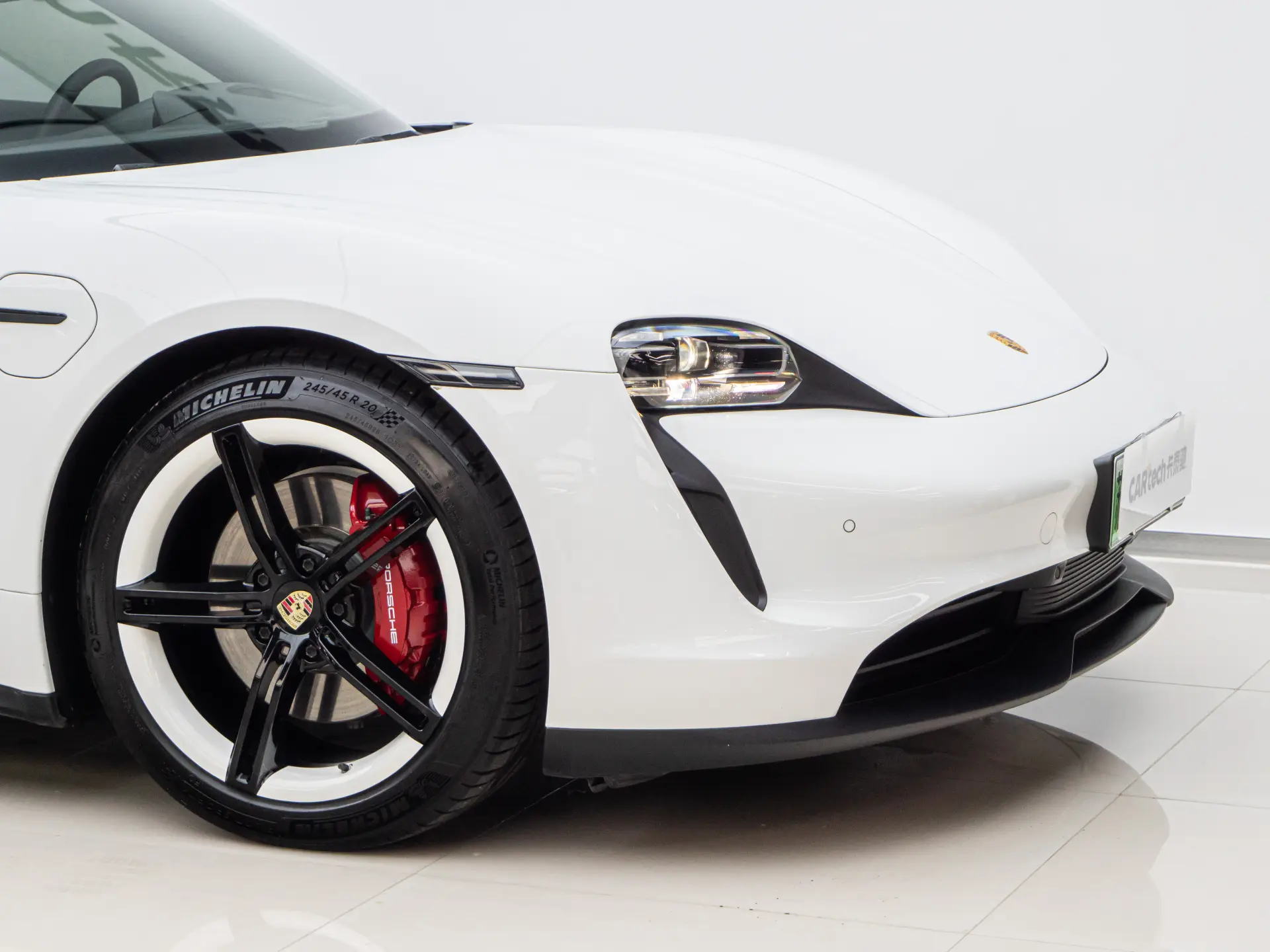 Porsche Taycan, 2023 8