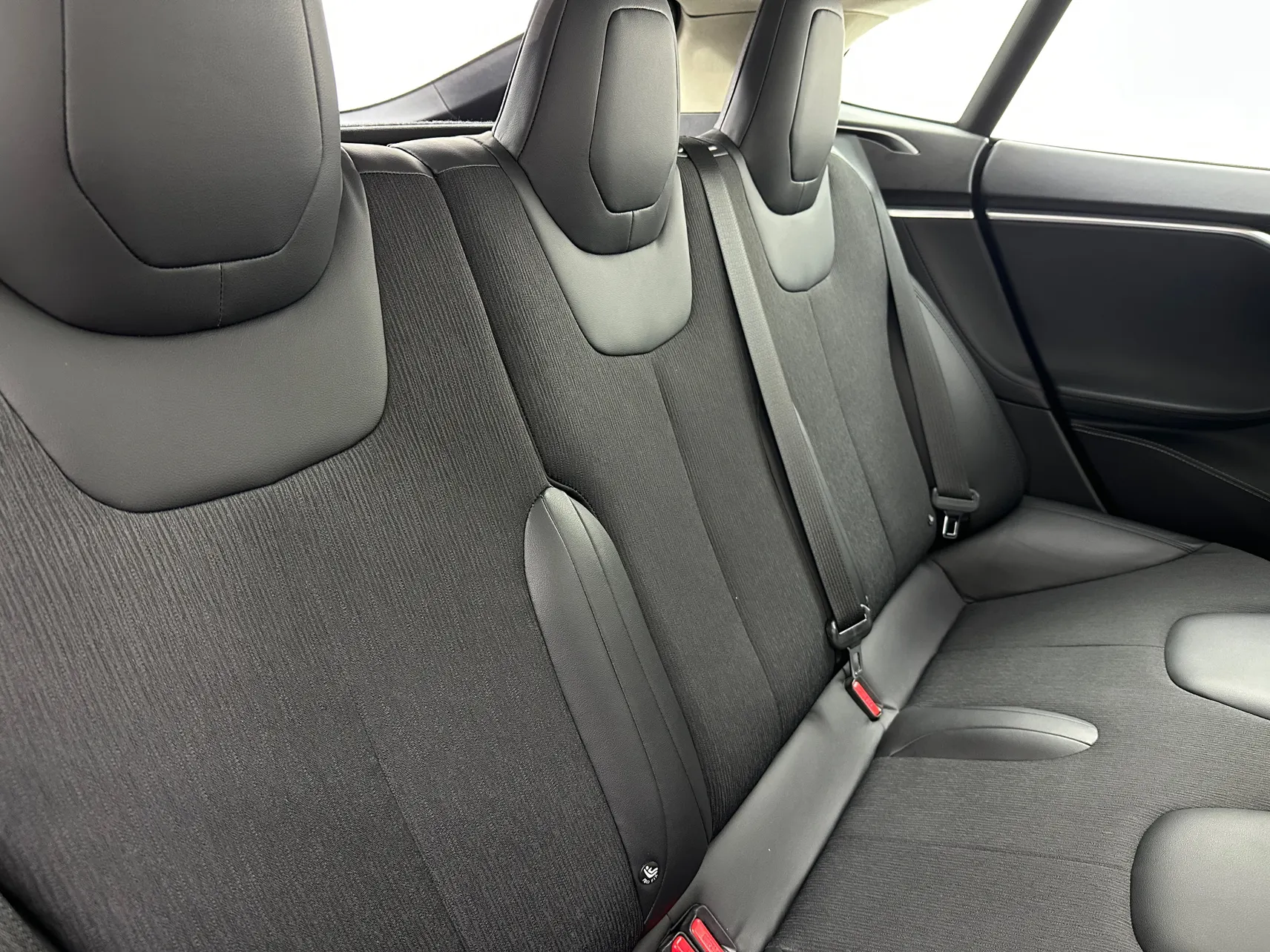 Tesla Model S, 2017 32