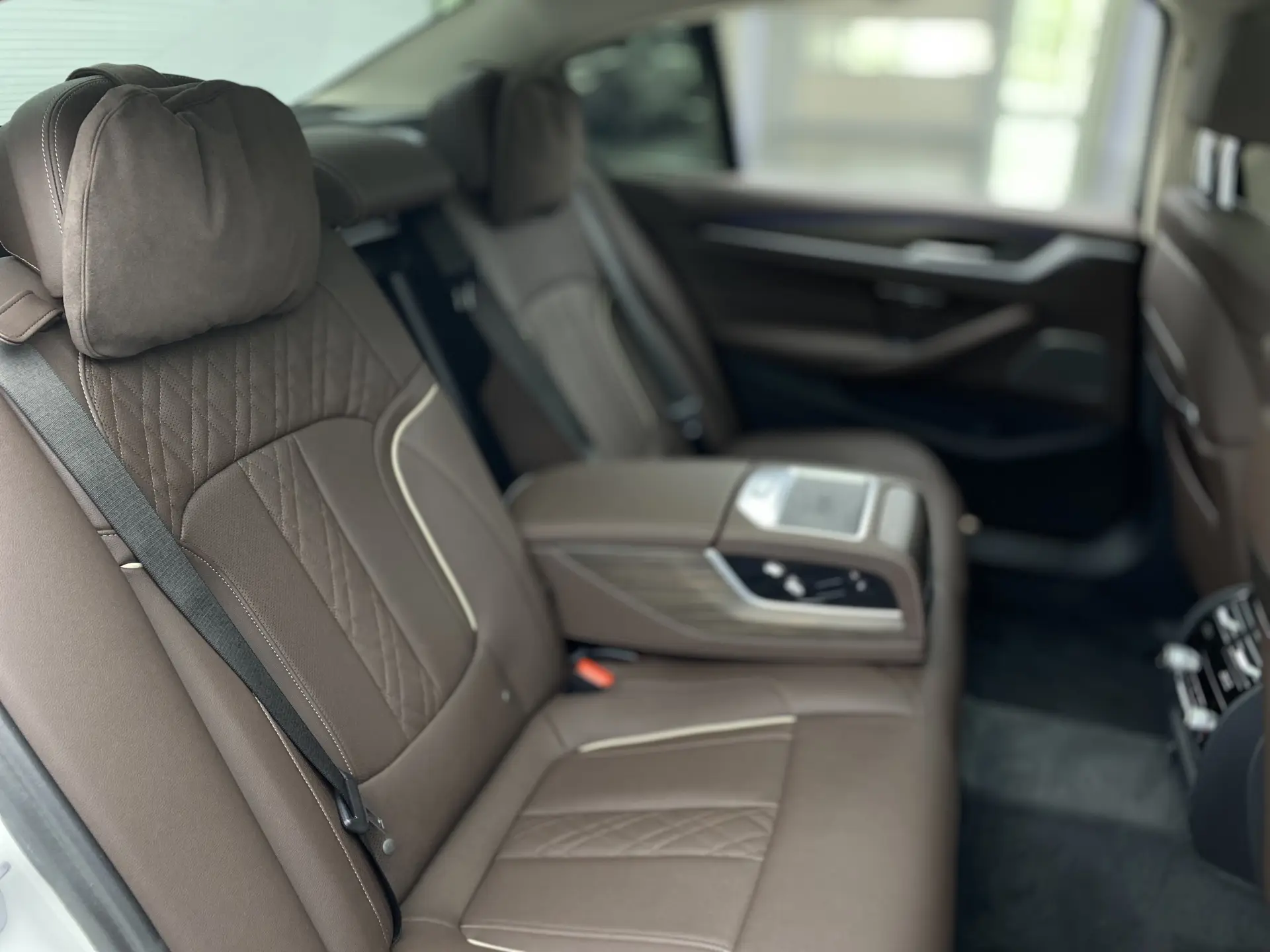 BMW 530Li, 2022 11