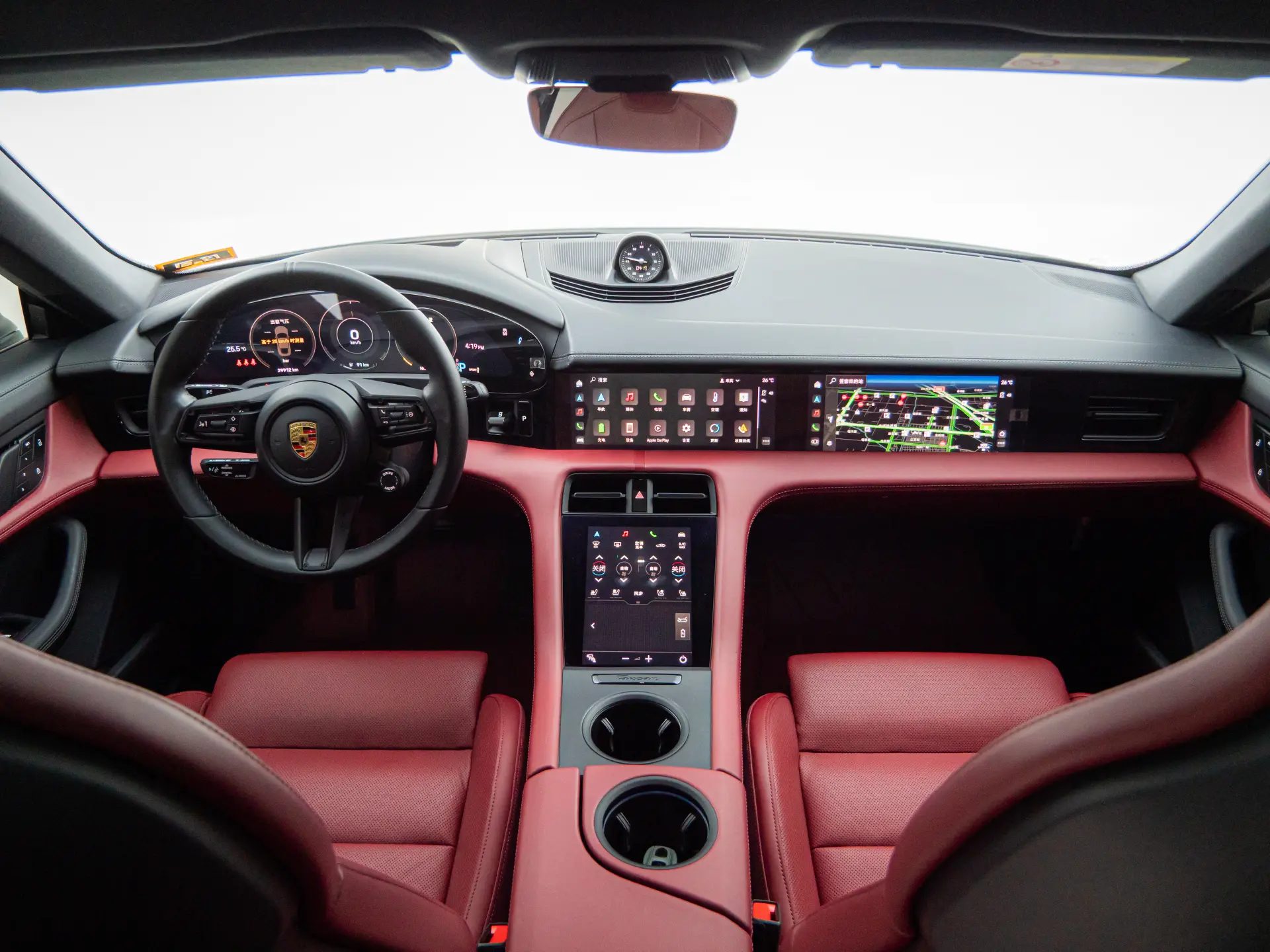 Porsche Taycan, 2023 15