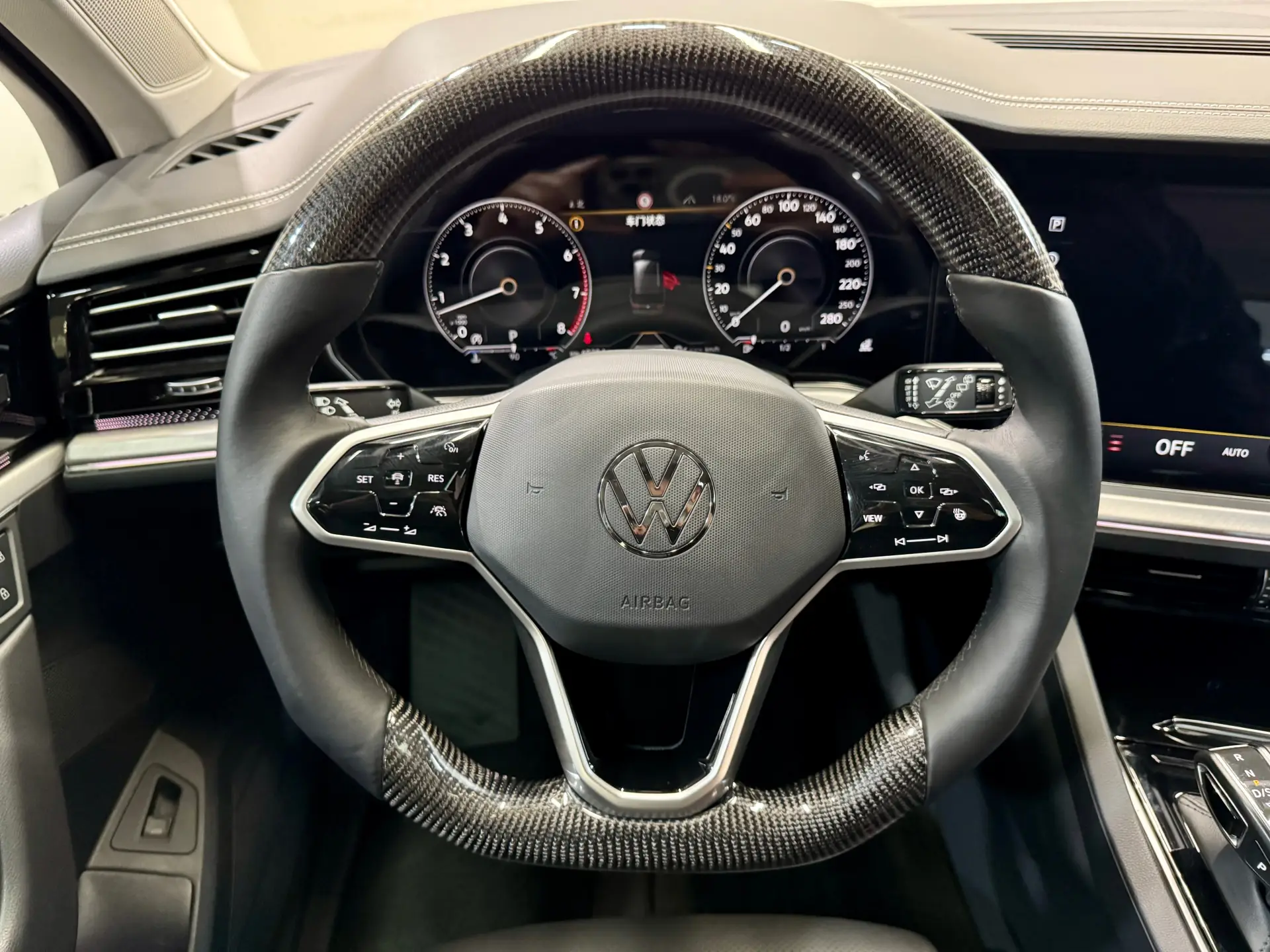 Volkswagen Touareg, 2023 10