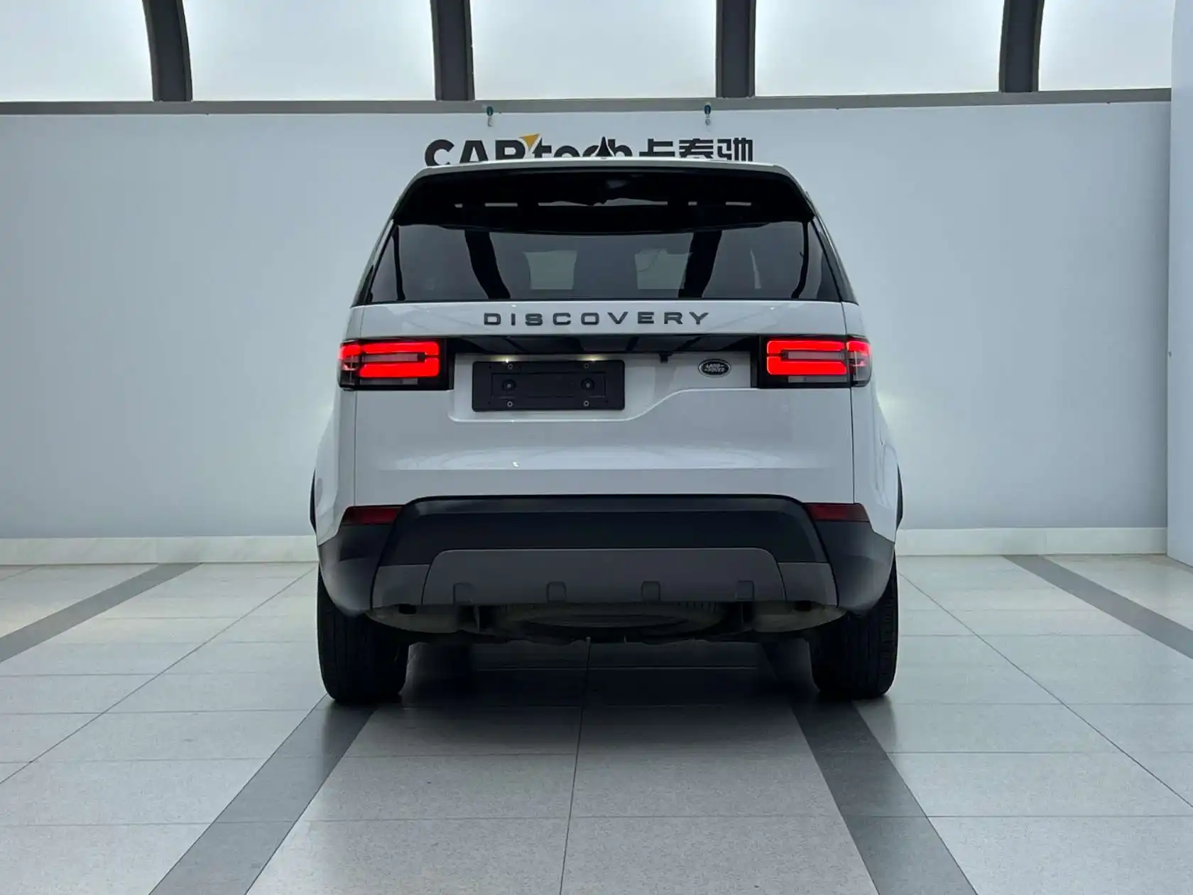 Land Rover Discovery, 2018 3