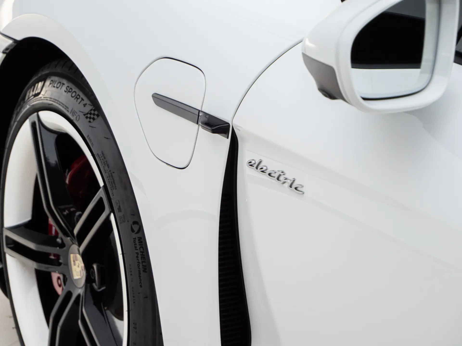 Porsche Taycan, 2023 9