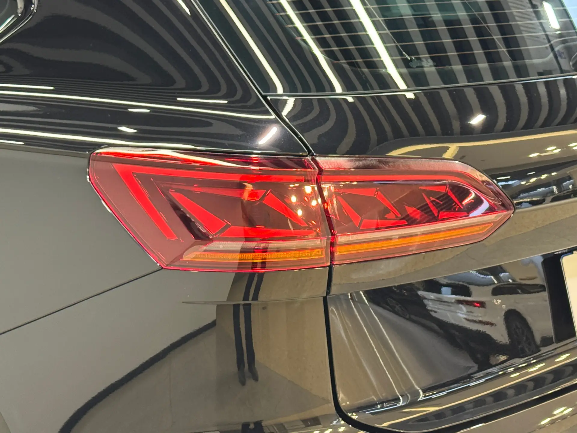 Volkswagen Touareg, 2023 4