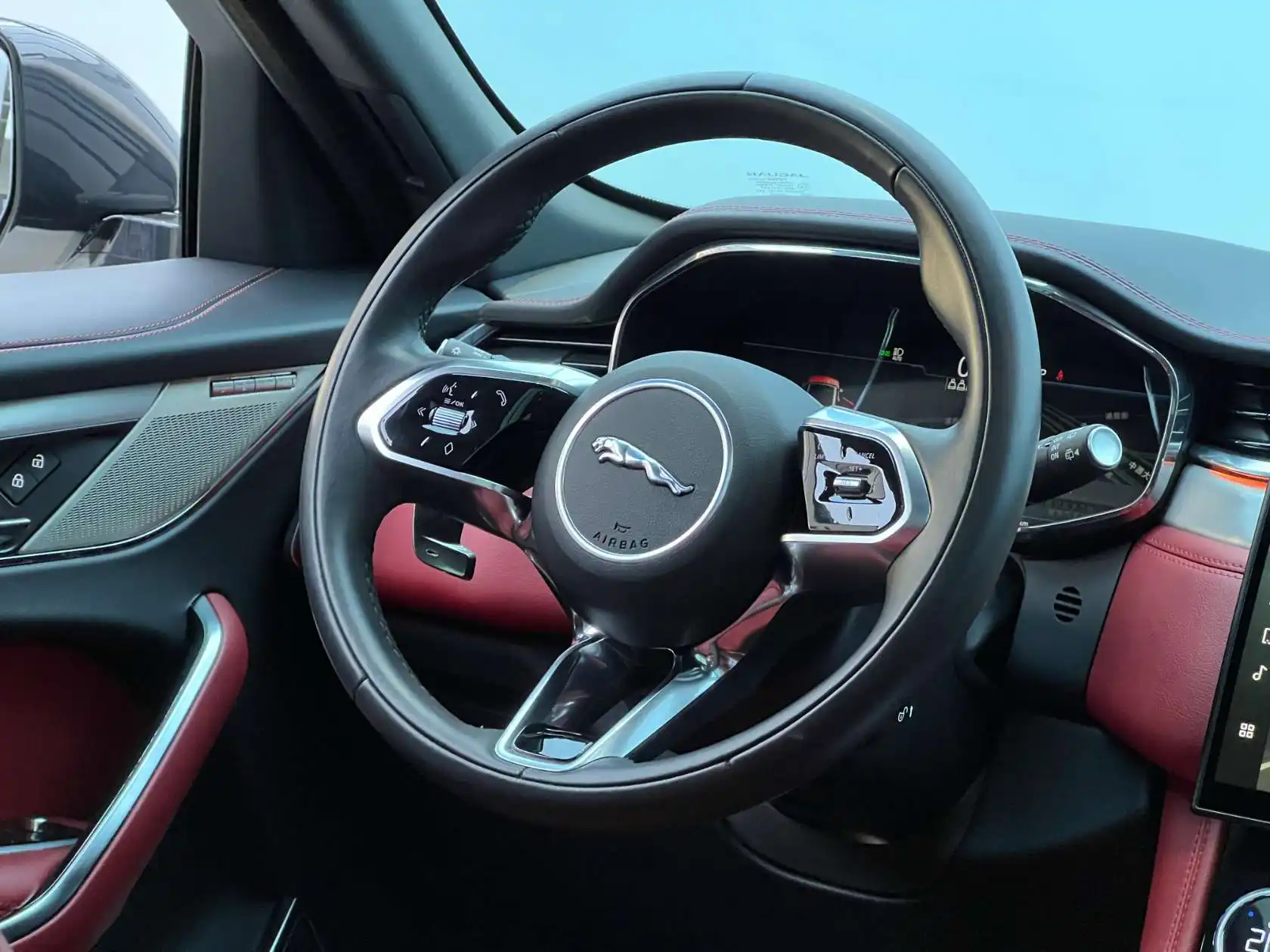 Jaguar F-PACE, 2023 24