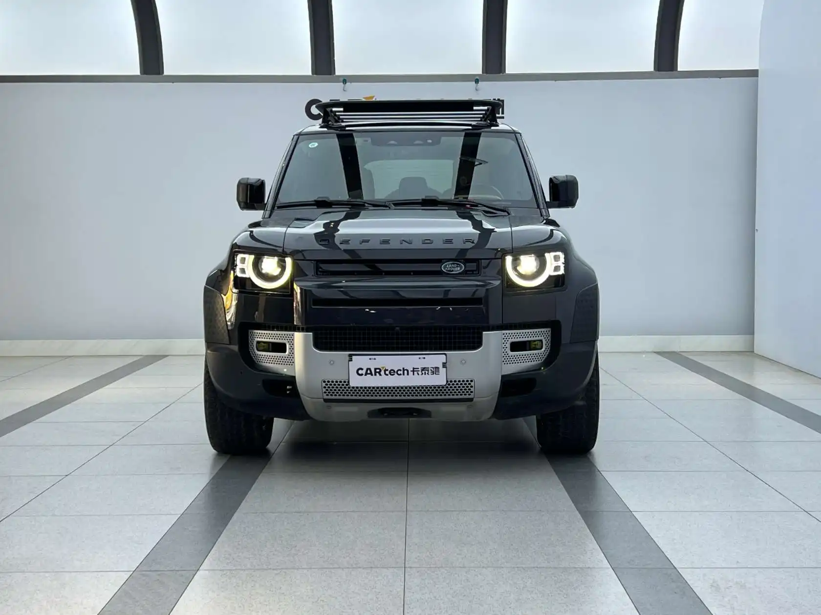 Land Rover Defender, 2023 2