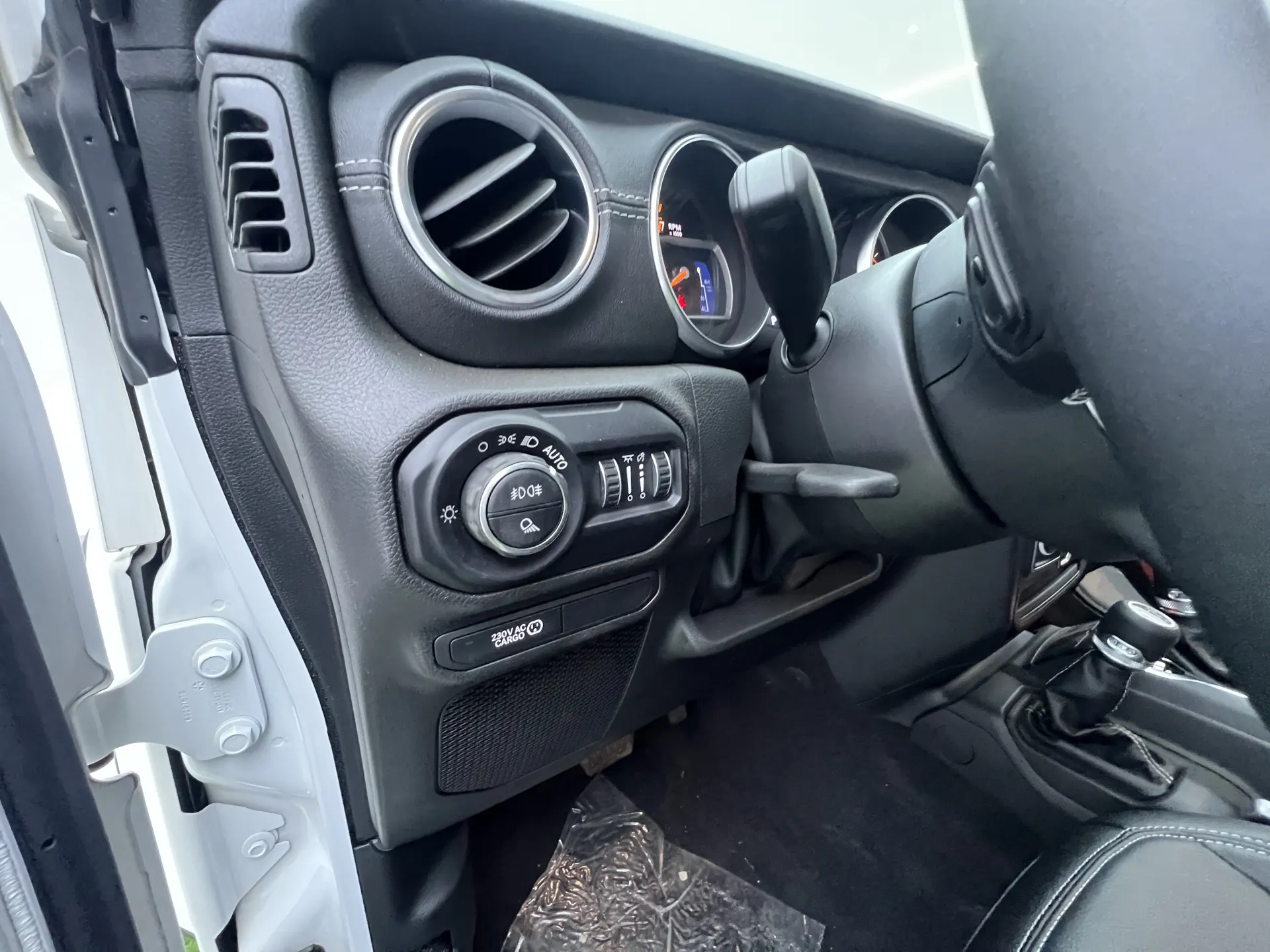Jeep Gladiator, 2026 13